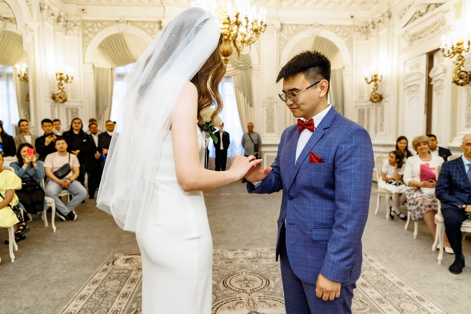 Чингис и Александра регистрация и небольшая прогулка. Свадебный и семейный фотограф в г. Волхов Алексей Кочерыжкин