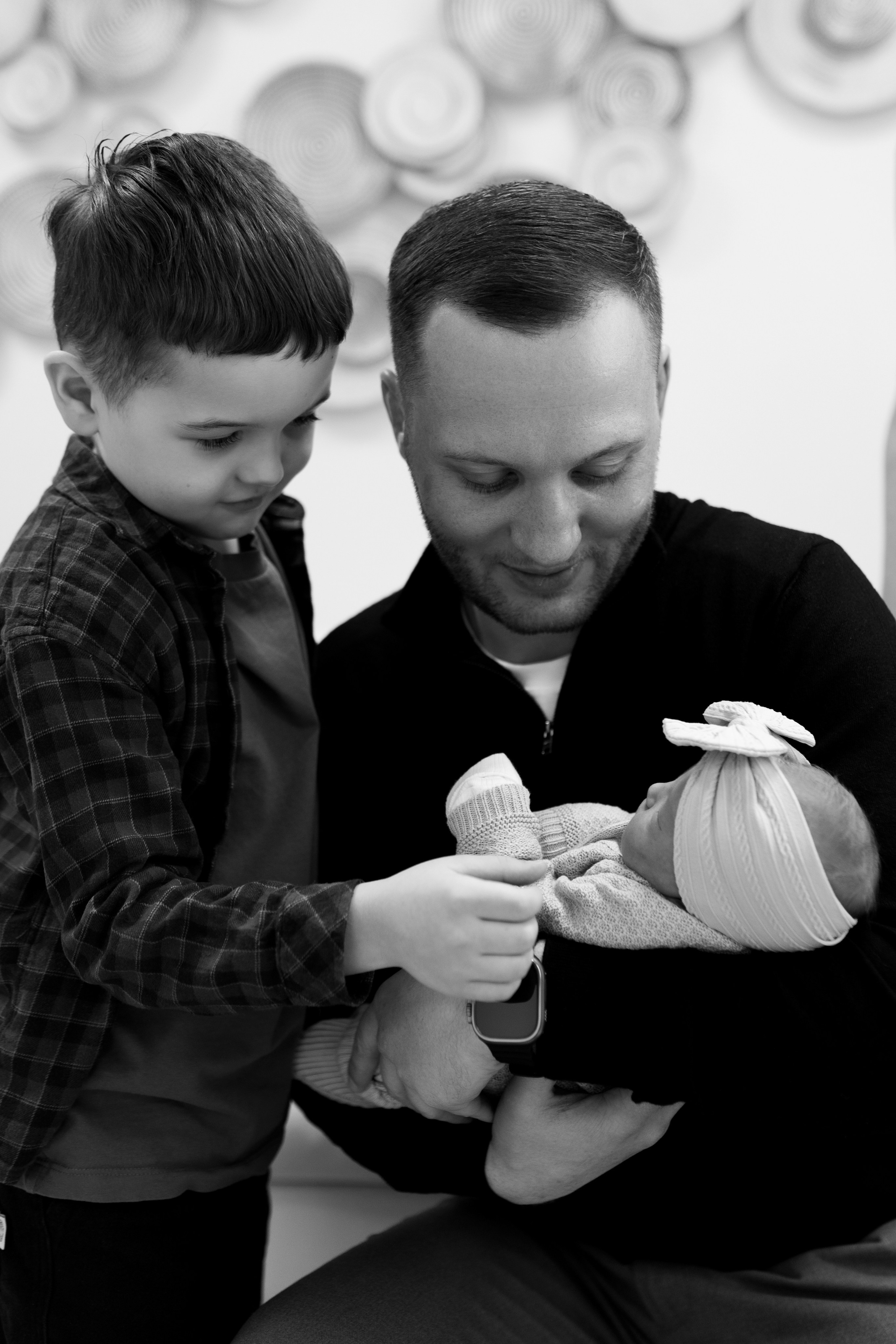 Фотограф на выписку из роддома в Краснодаре, выписка из Екатерининского роддома, фотограф Яна Морева. Семейный фотограф в Краснодаре Яна Морева