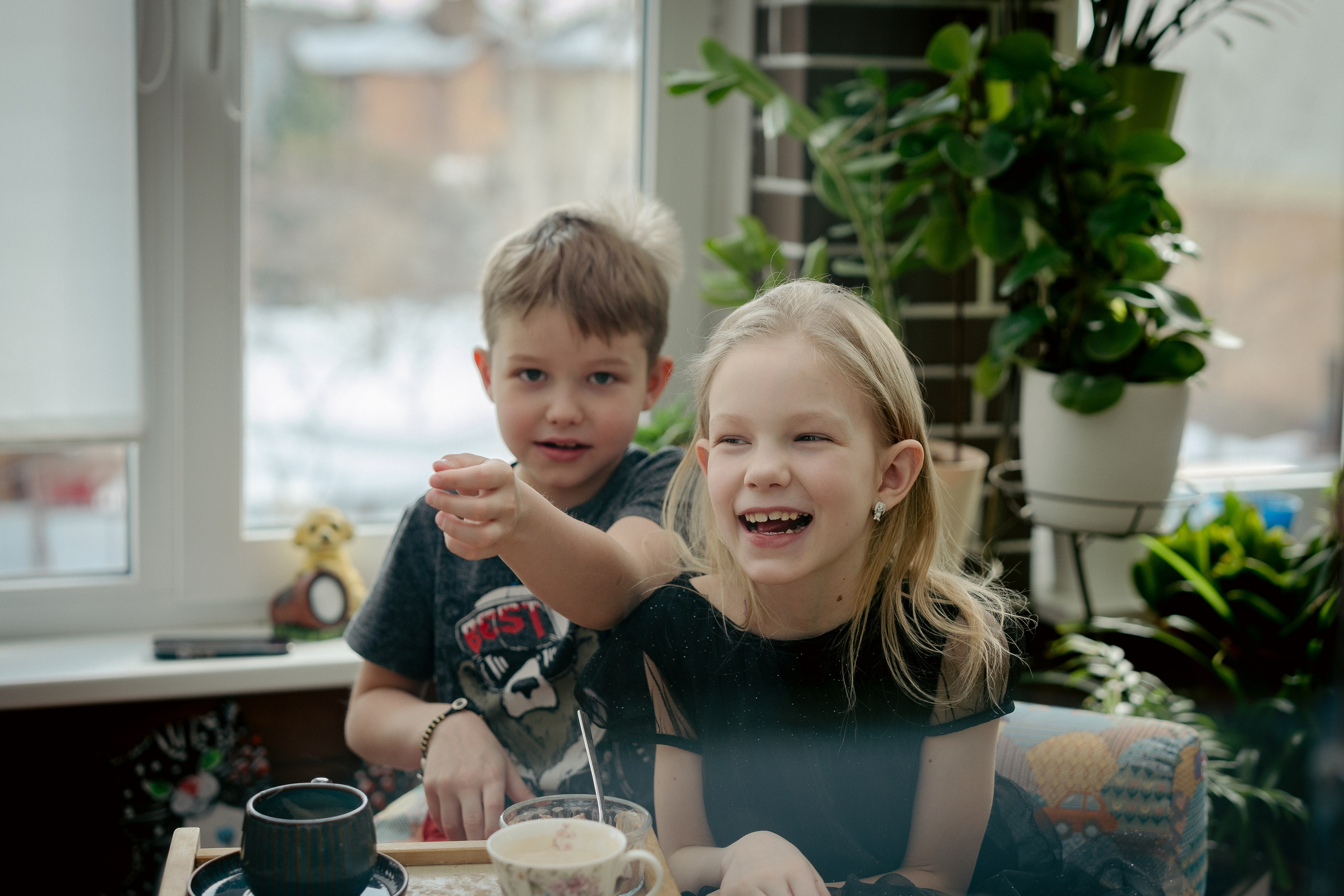 Бабушка с внуками. Портретный и семейный фотограф в Москве/Видное