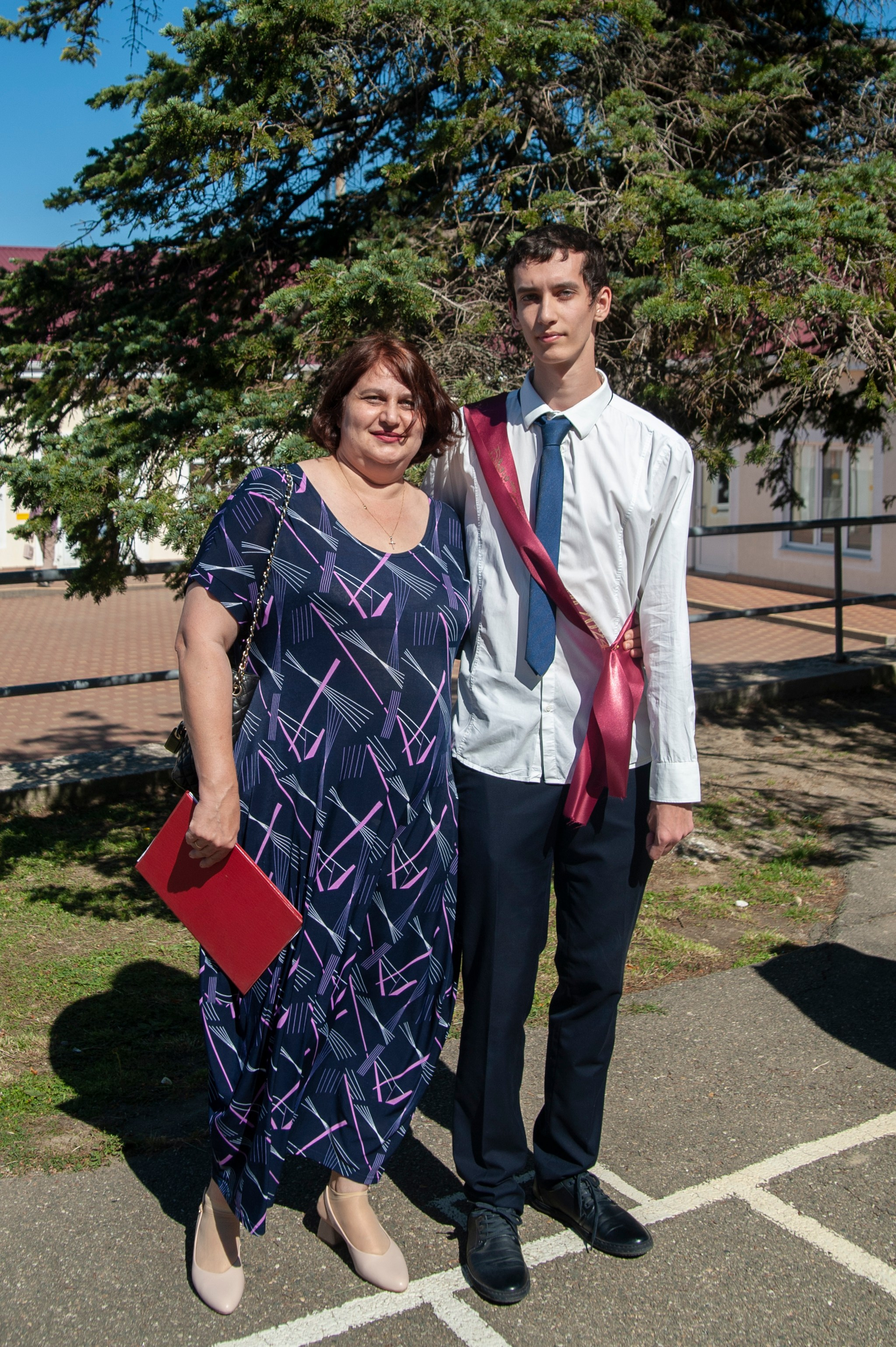 Последний Звонок МАОУ СОШ № 17 им. Эдуарда Есаяна — Архипо-Осиповка. Свадебный и семейный фотограф Денис Лукьянов в Краснодаре, Краснодарском крае и Республике Крым