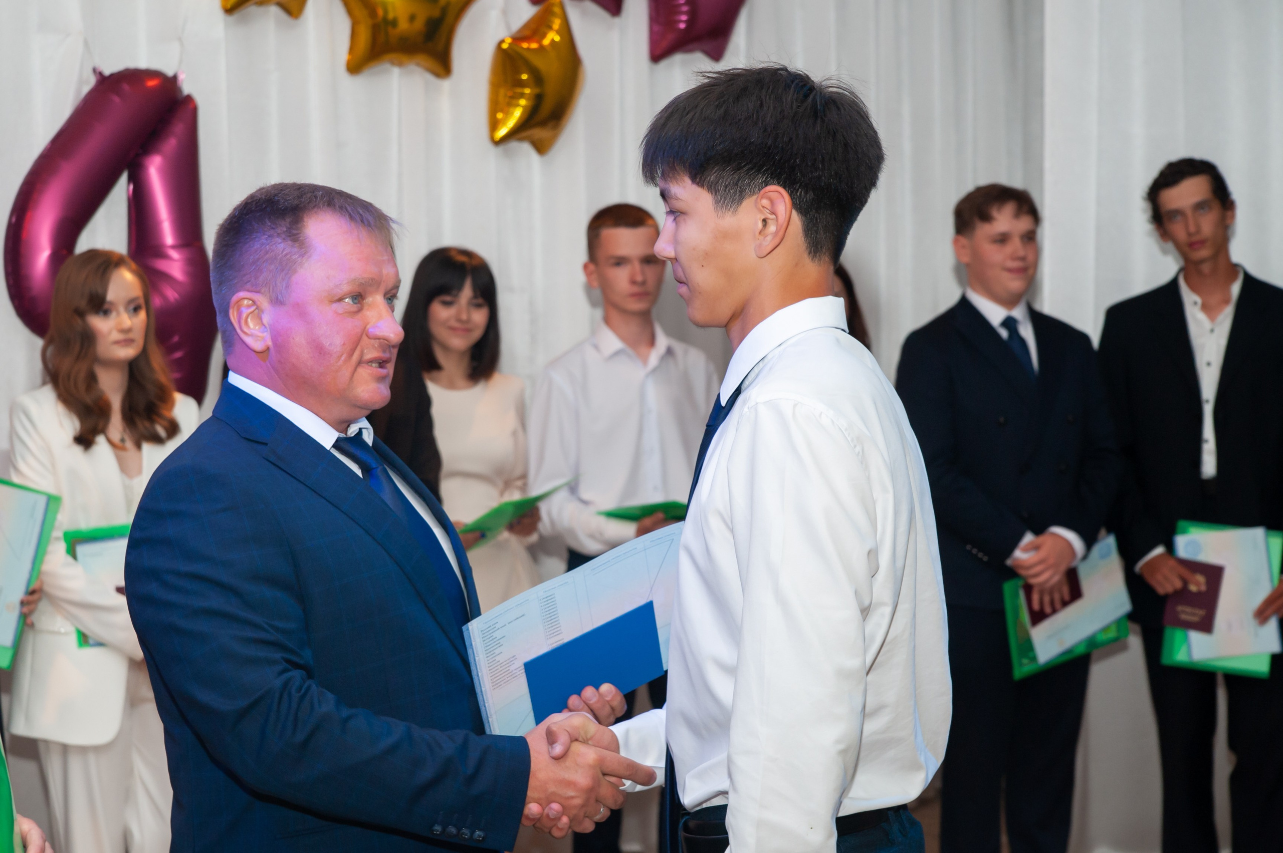 Выпускной МАОУ СОШ № 17 им. Эдуарда Есаяна. Свадебный и семейный фотограф Денис Лукьянов в Краснодаре, Краснодарском крае и Республике Крым