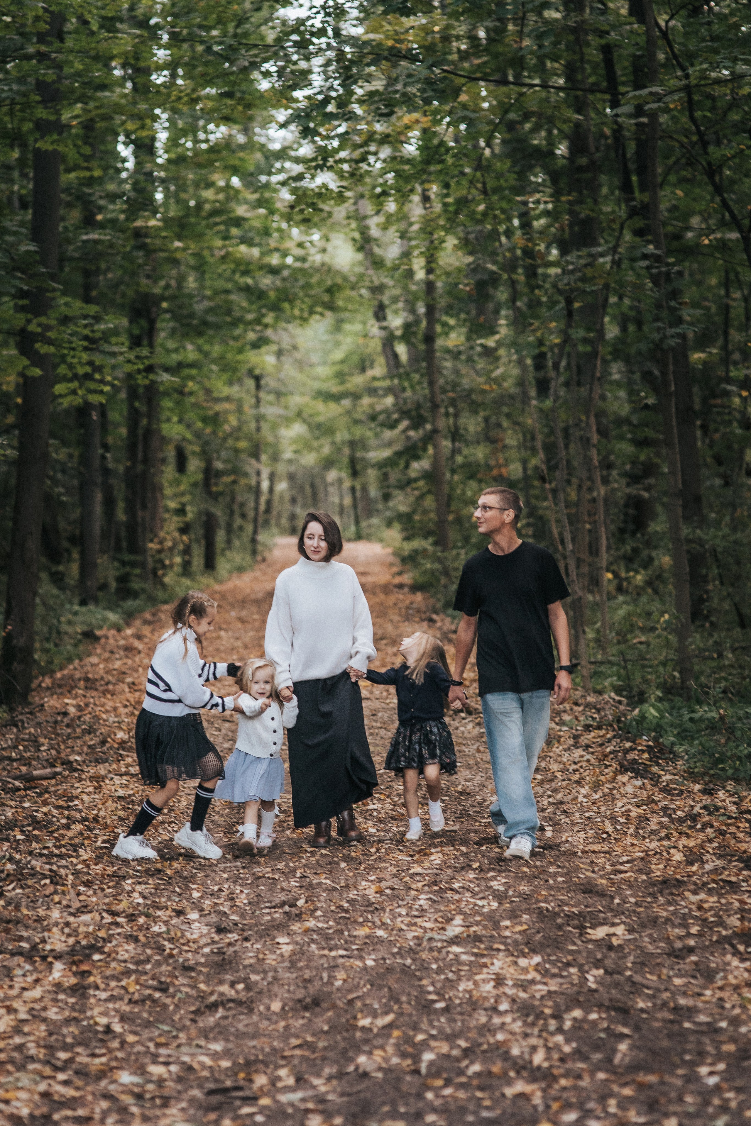 Большая семья и черный конь Султан. Семейный фотограф в Москве Наталья Чуб, заказать Фотокнигу