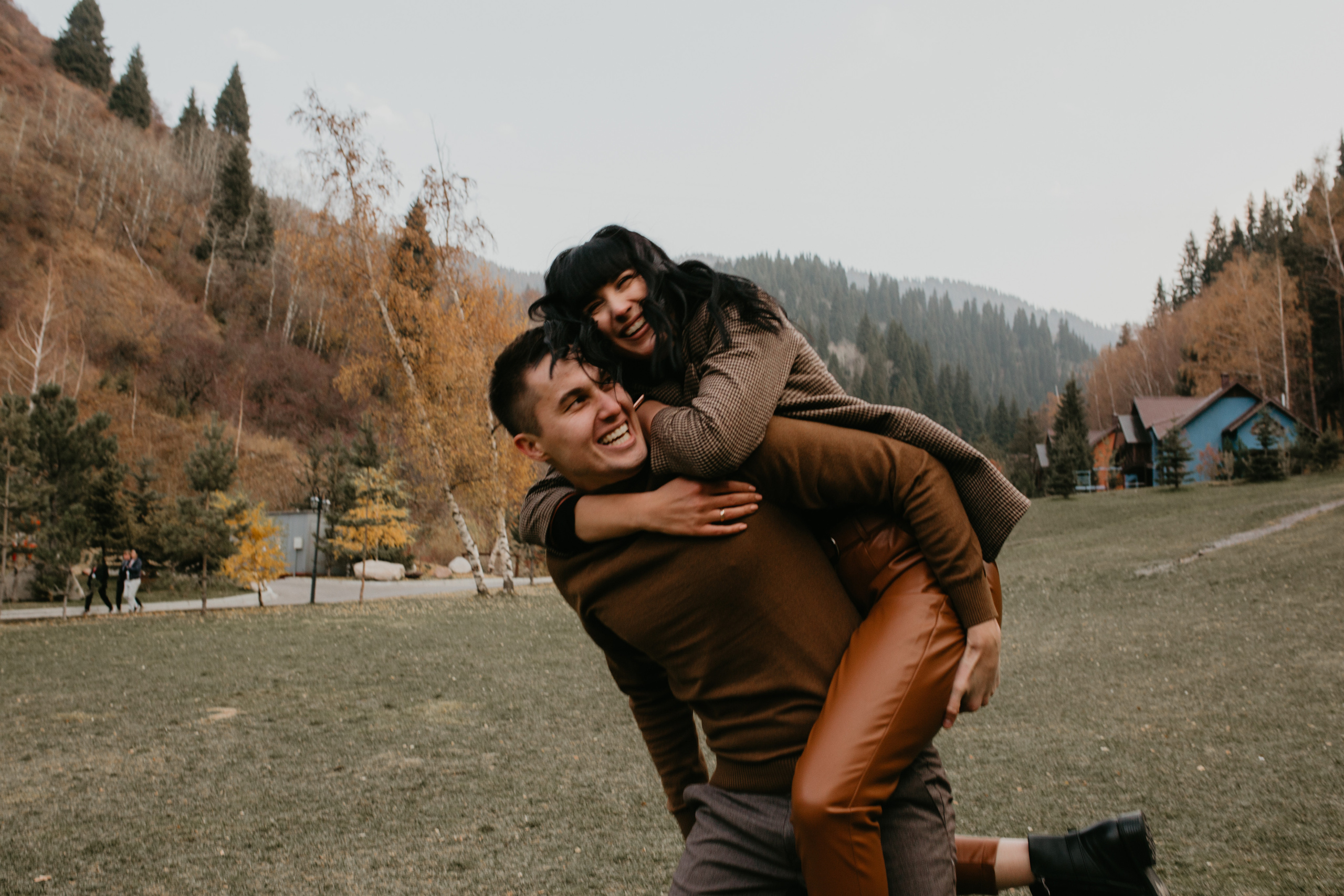 Love Story. Свадебный и семейный фотограф в Алматы Laura Dosmann