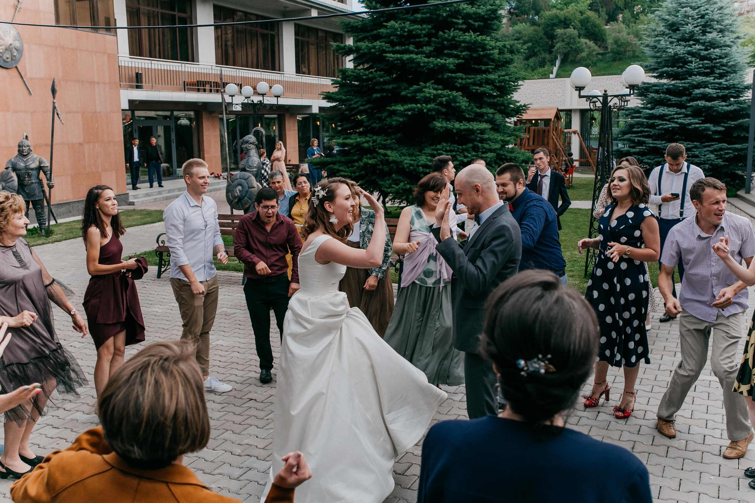 Погода была ужасная, Невеста была прекрасная)))). Свадебный и семейный фотограф в Алматы Laura Dosmann