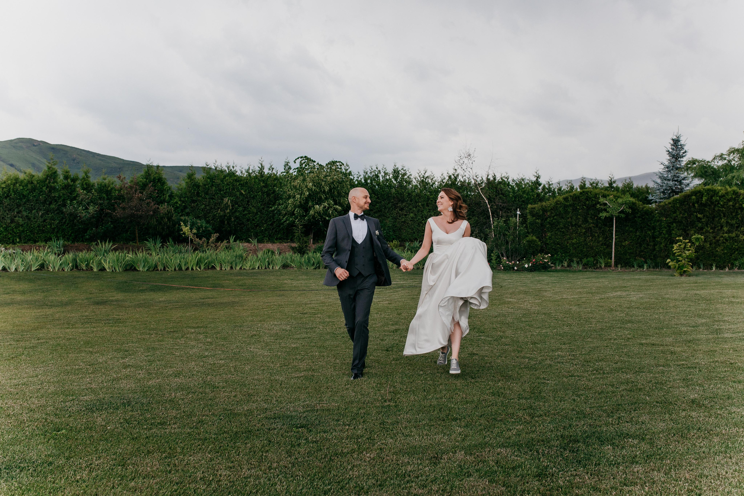 Погода была ужасная, Невеста была прекрасная)))). Свадебный и семейный фотограф в Алматы Laura Dosmann