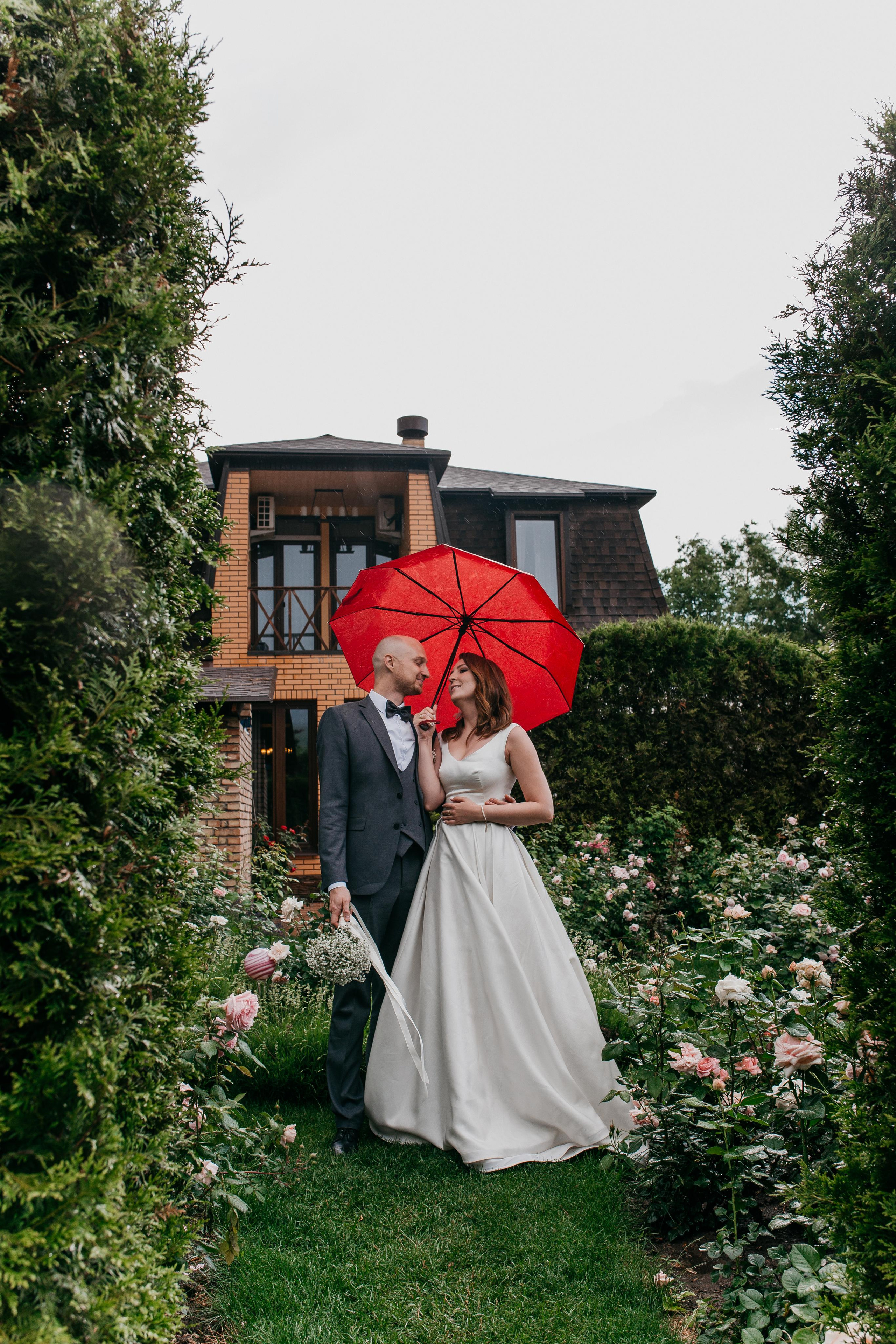 Погода была ужасная, Невеста была прекрасная)))). Свадебный и семейный фотограф в Алматы Laura Dosmann