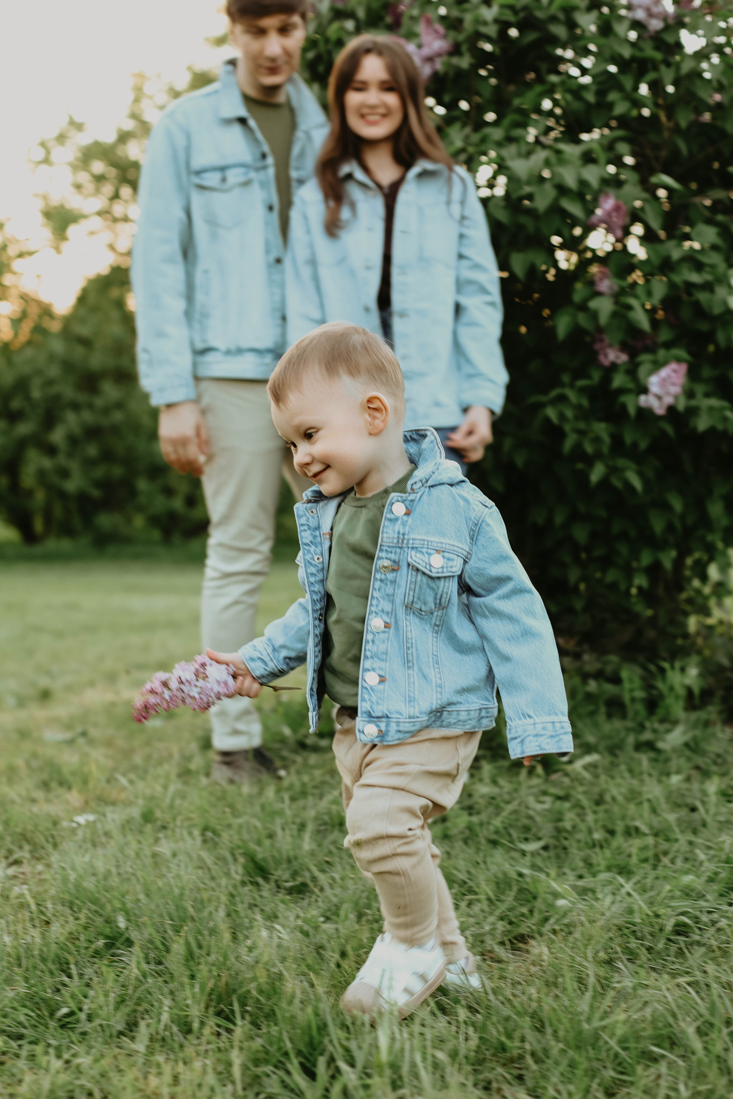 Семейная фотосессия с детьми в парке Коломенское. Свадебный и семейный фотограф в Москве