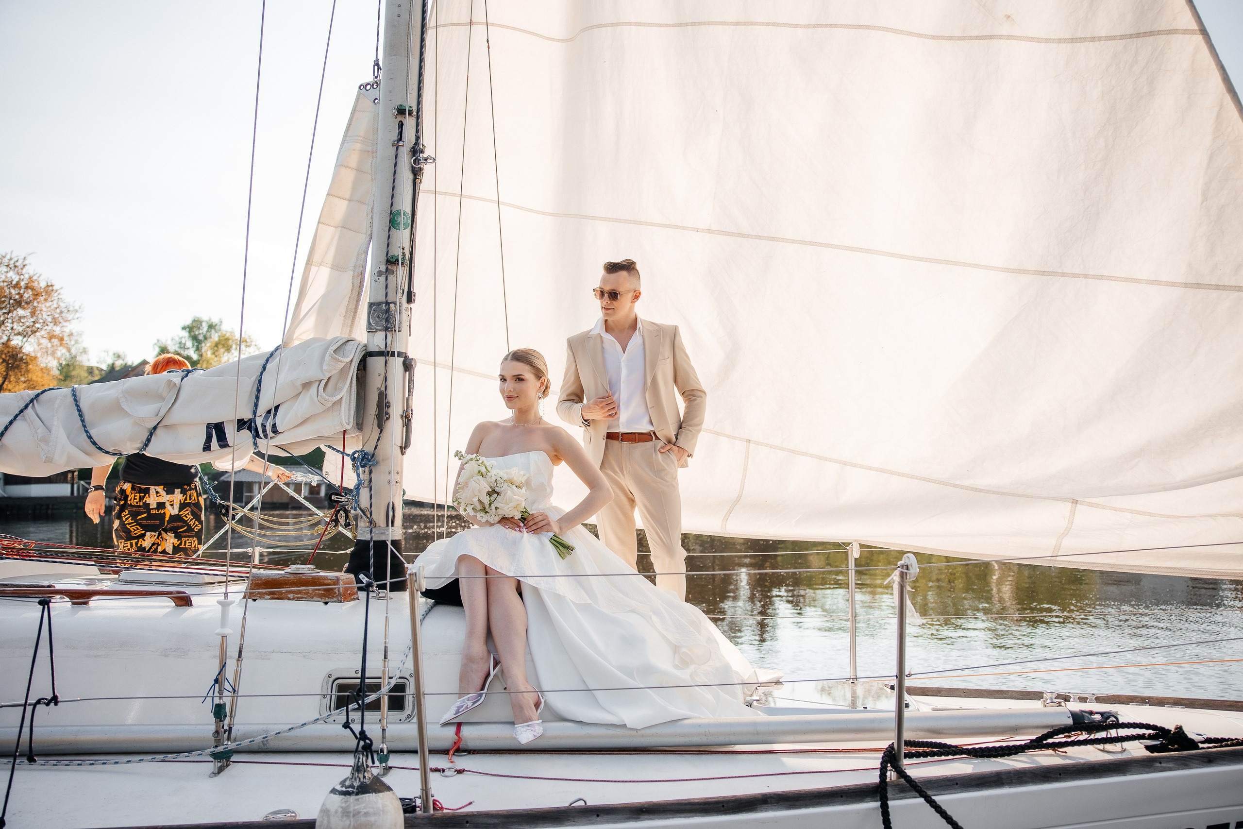 Свадебная прогулка на яхте. Свадебный и семейный фотограф в Москве Красинская Мария