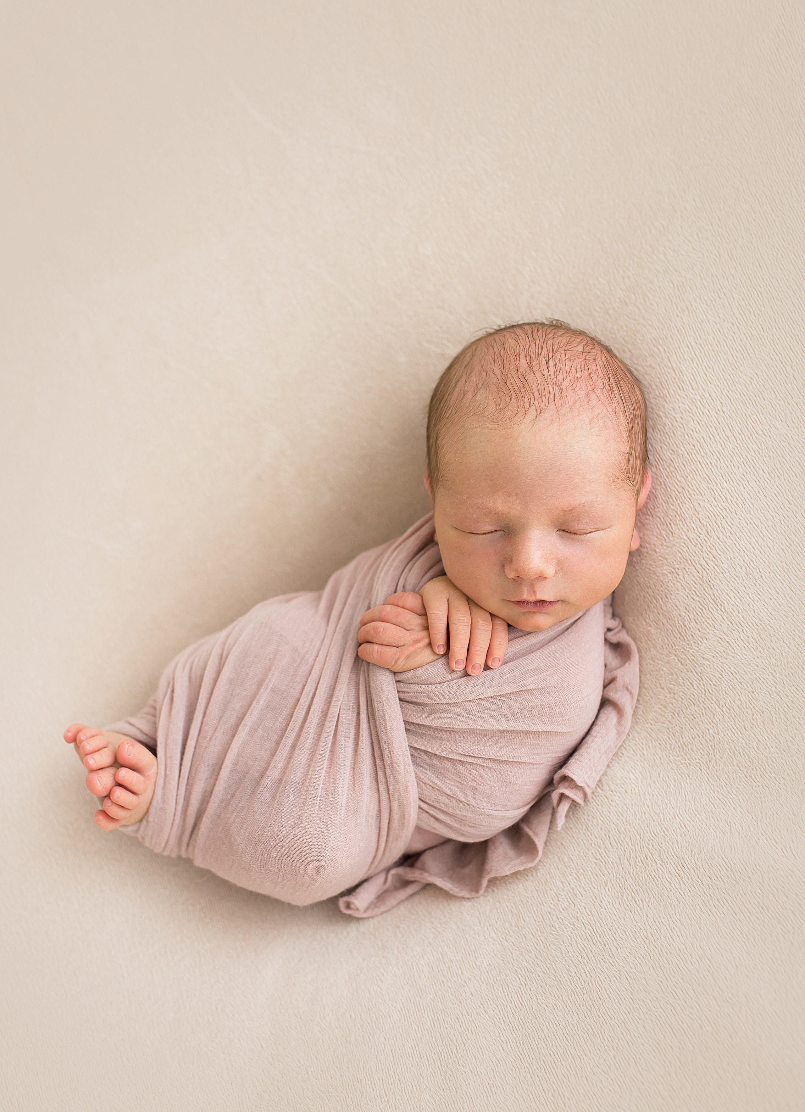 Фотосессия новорождённого. Фотограф новорождённых малышей и детский фотограф В Казани Лана Максим