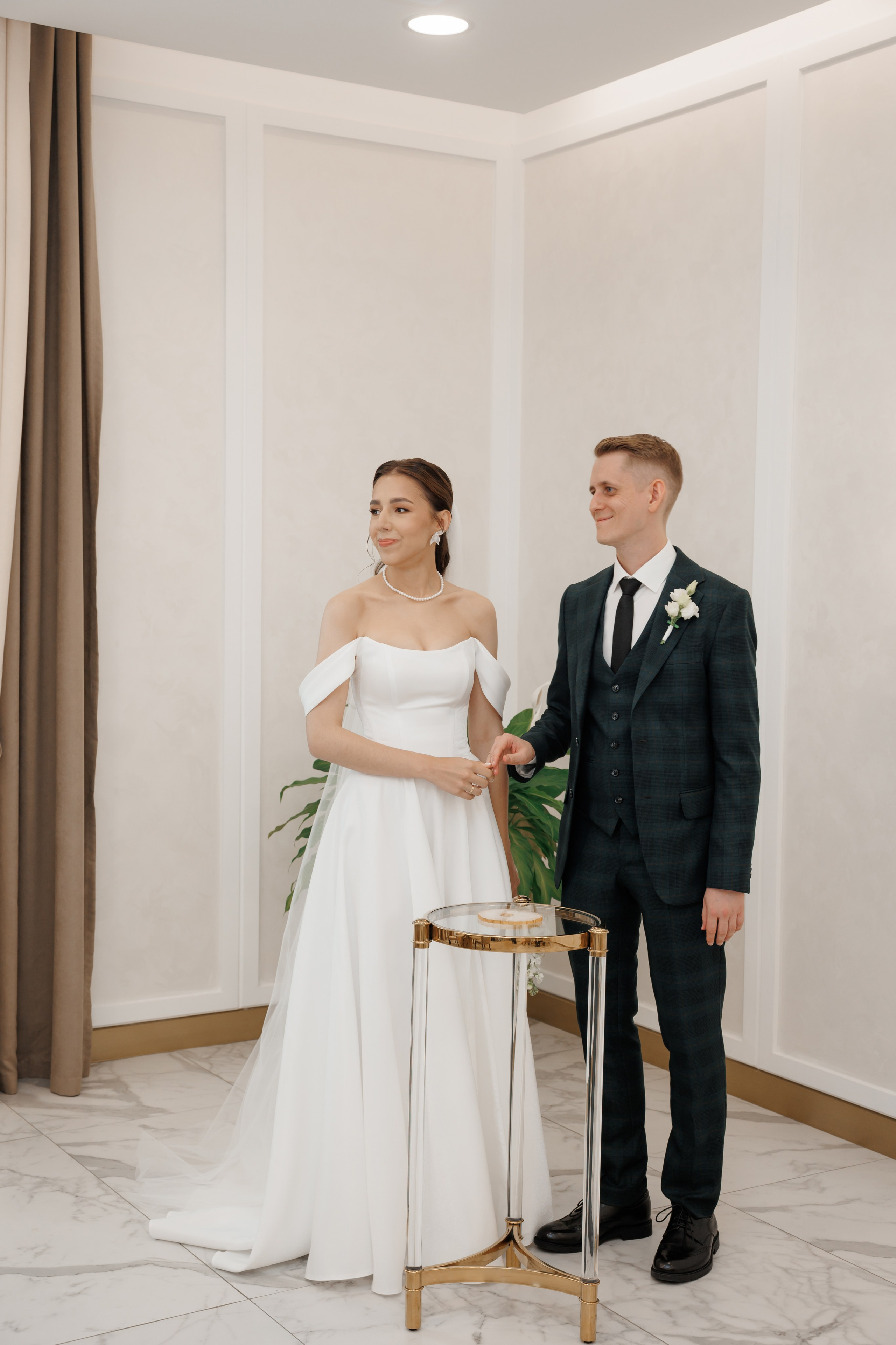 Регистрация в отеле Fish Point, ЗАГС Бутово, прогулка в Остафьево. Свадебный и репортажный фотограф (Москва, Королев и другие)