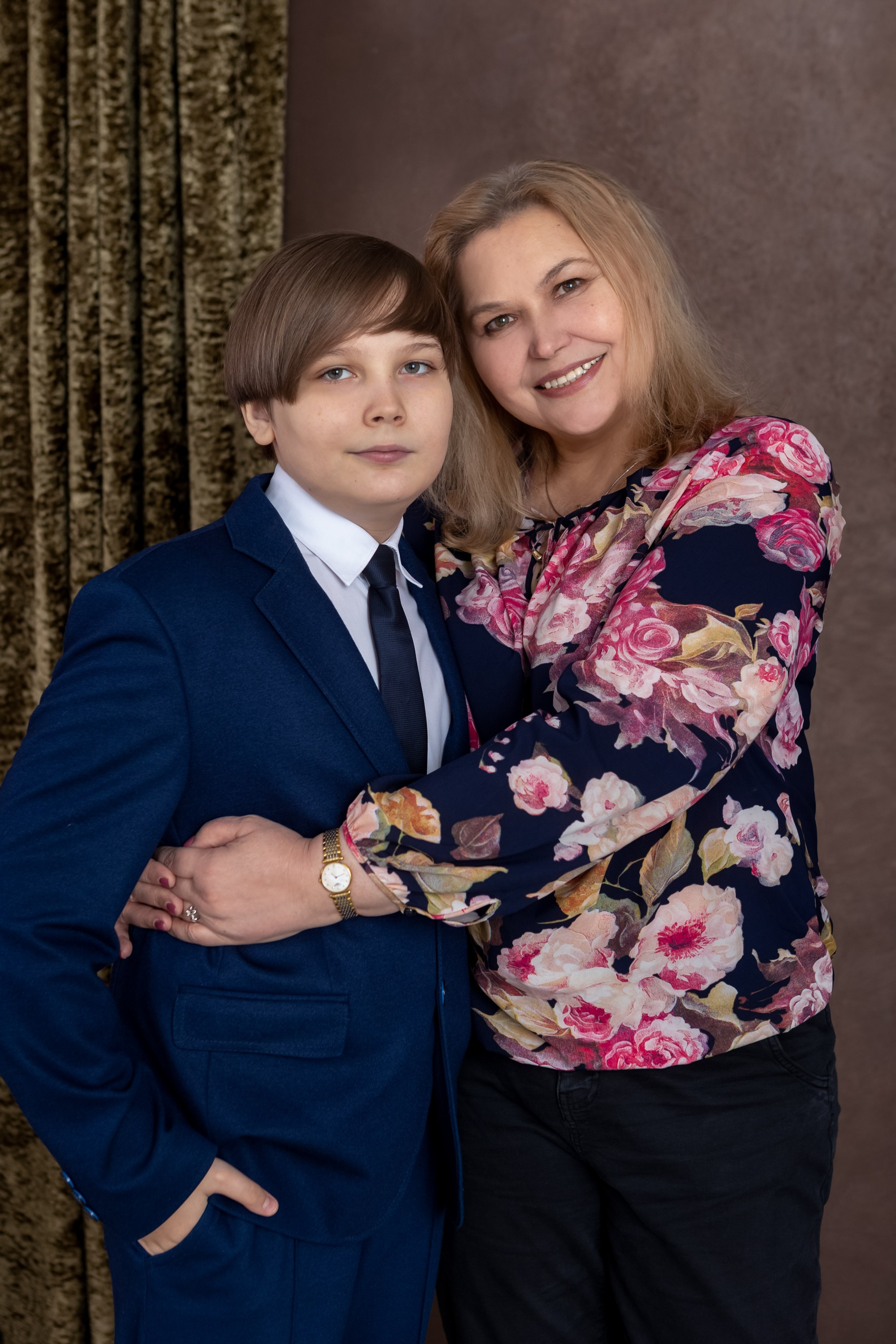 Семейная фотосессия в студии. Фотограф в Оренбурге. Профессиональный фотограф