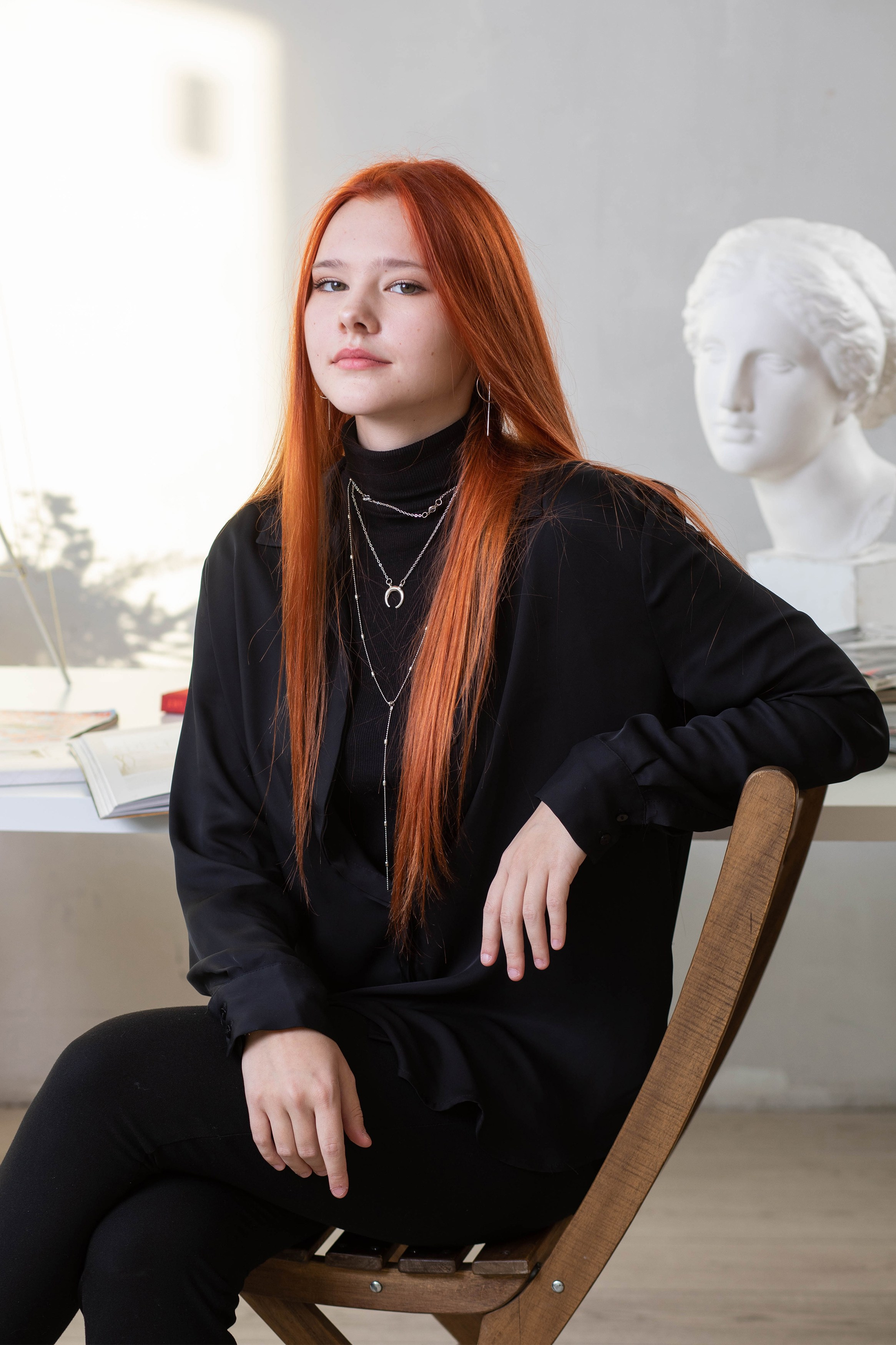 Галерея фотографий для старшей школы. Выпускные фотоальбомы на заказ в Москве. Ксения Фоломкина