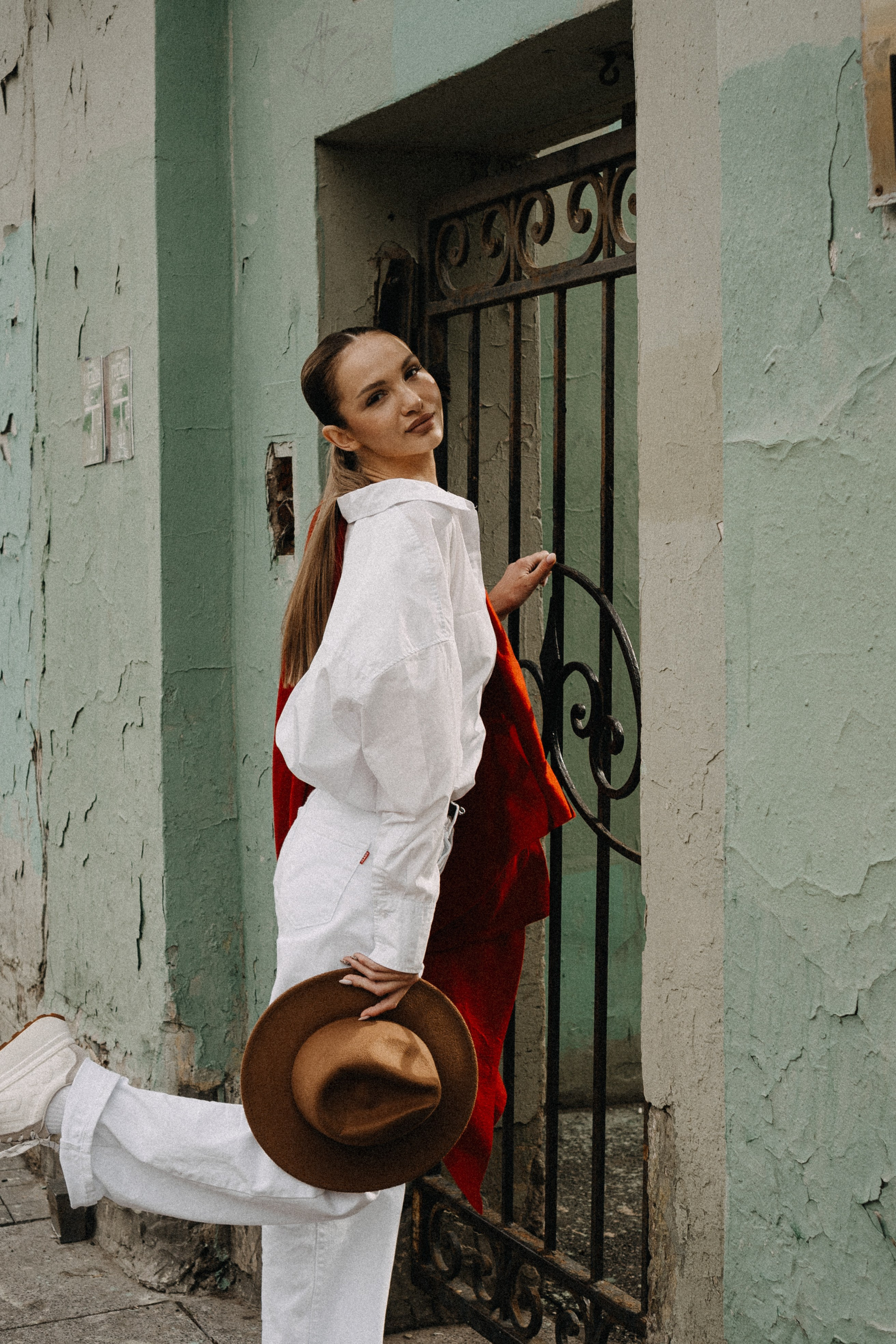 МЫ ГУЛЯЛИ ПРО КРЫШАМ ПИТЕРА. Профессиональный фотограф, Санкт-Петербург — Виктория Богомолова