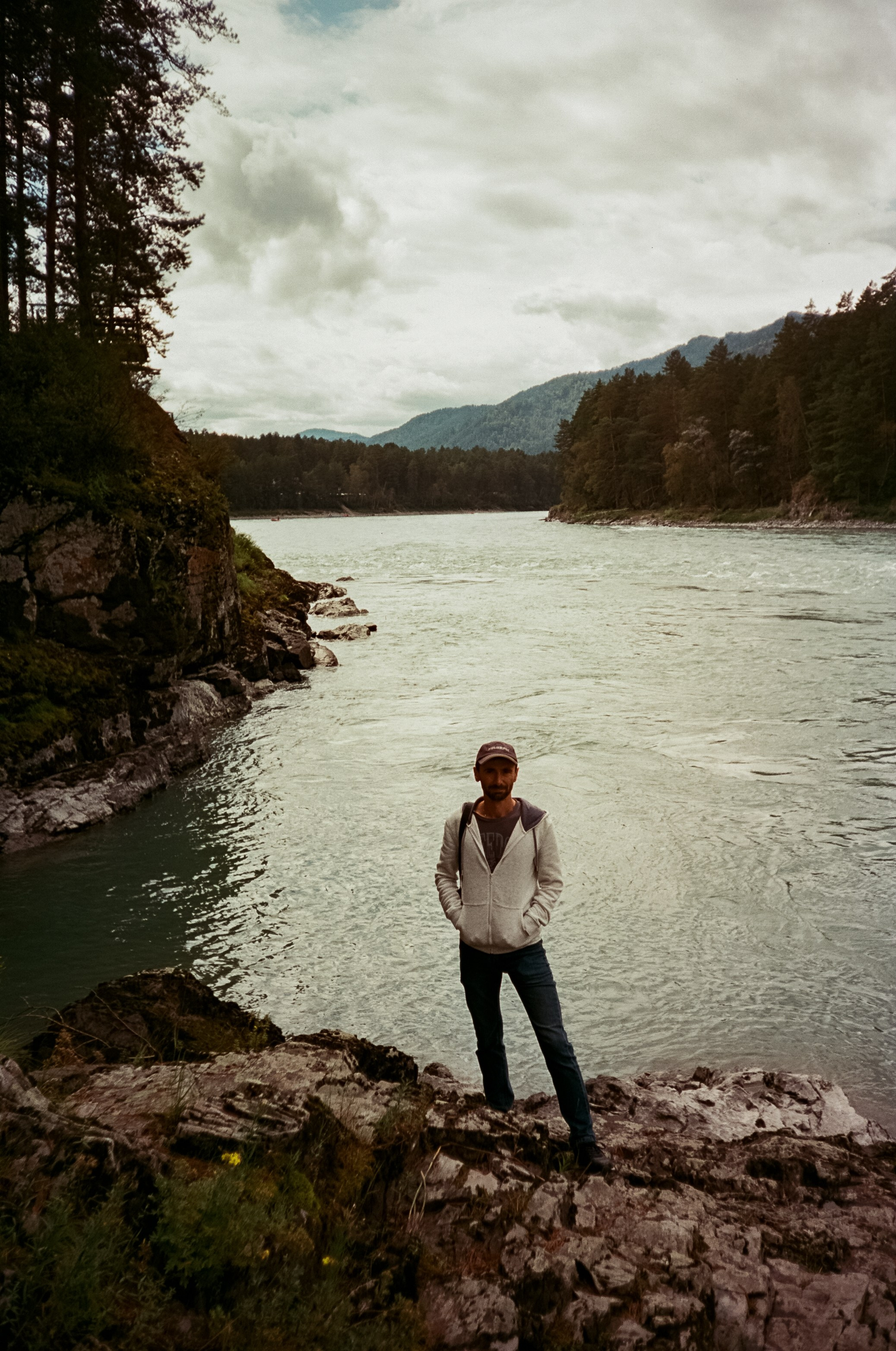 Село Черга в Верхах Алтая. Лошадки в Манжероке и панорамы Катуни. Фотограф-документалист Мария Осокина