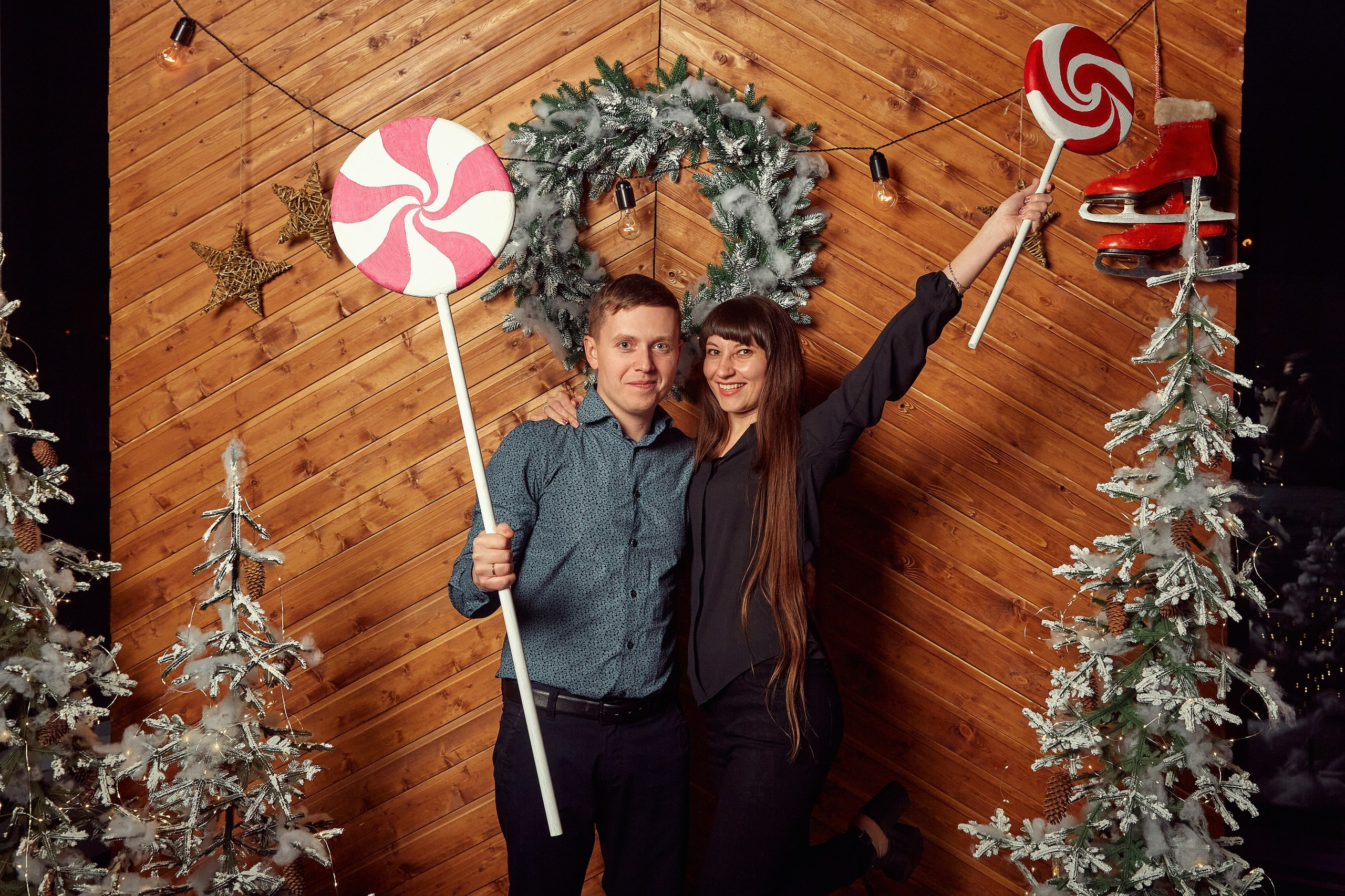 Транс-Инвест / Новогодний корпоратив на территории автосалона. Антон Артюшин, портретный фотограф. Москва