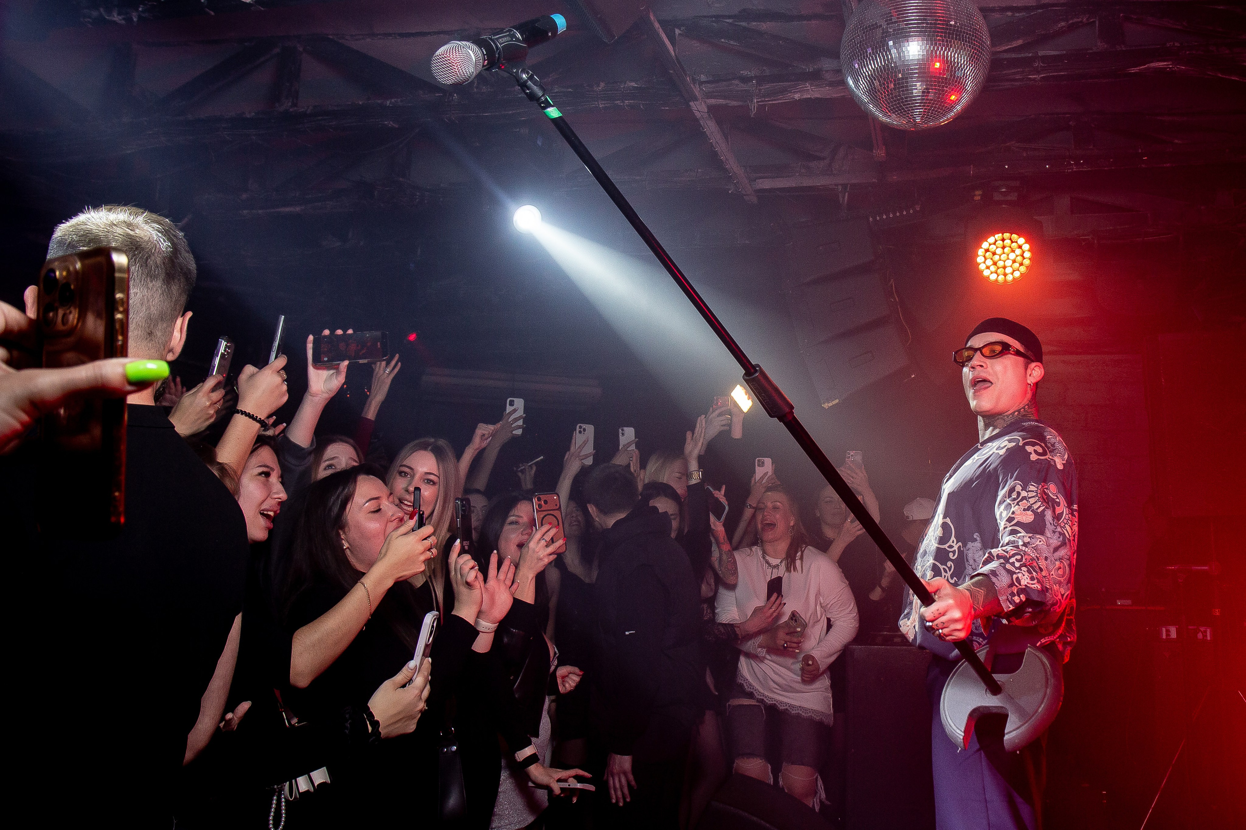 Концерт VA.NO | QUEST PISTOLS SHOW. Репортажный фотограф в Ялте Алексей Семёнов