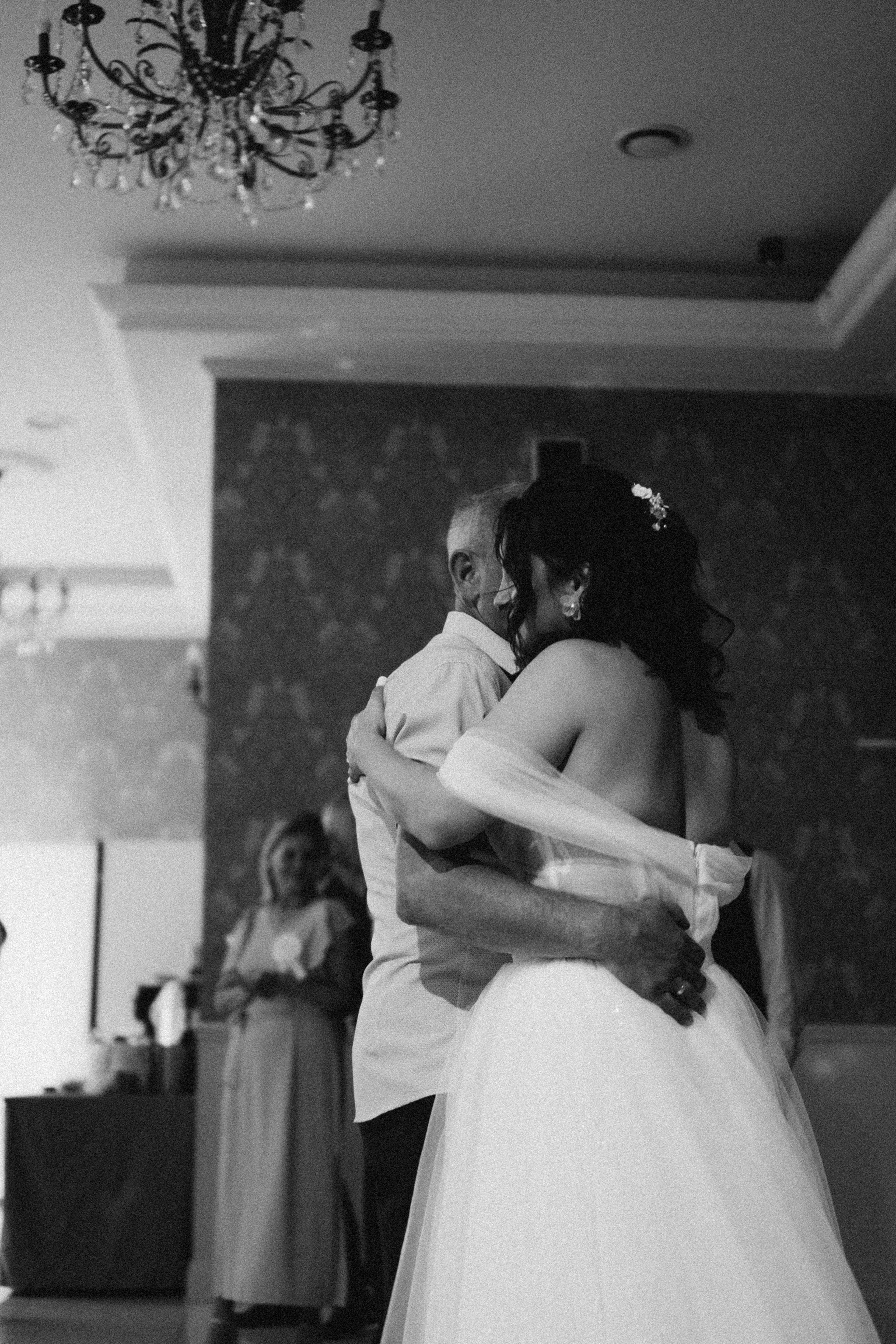 ТАНЕЦ ОТЦА И ДОЧЕРИ НА БАНКЕТЕ (СВАДЕБНАЯ ФОТОСЕСИИЯ БАНКЕТА). Профессиональный фотограф, Санкт-Петербург — Виктория Богомолова