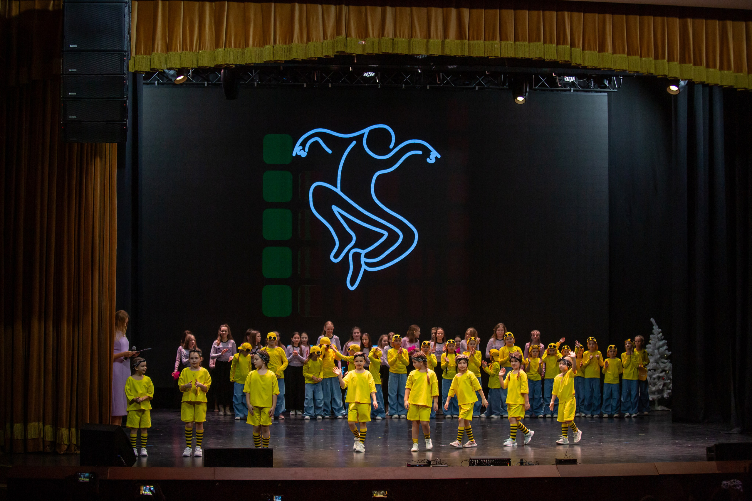 Концерт детской танцевальной школы. Репортажный, семейный, свадебный, портретный фотограф