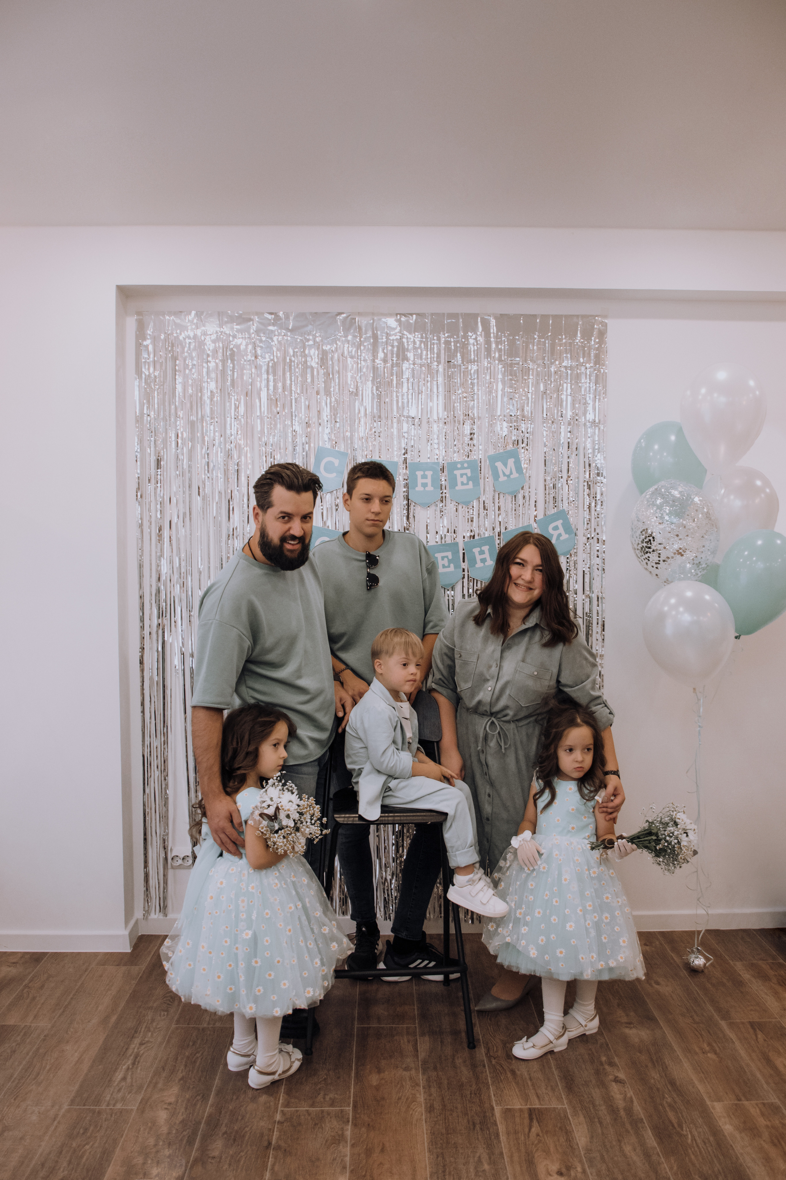 Семейная фотосессия в честь дня рождения. Семейный и свадебный фотограф Губкинский и Ставрополь