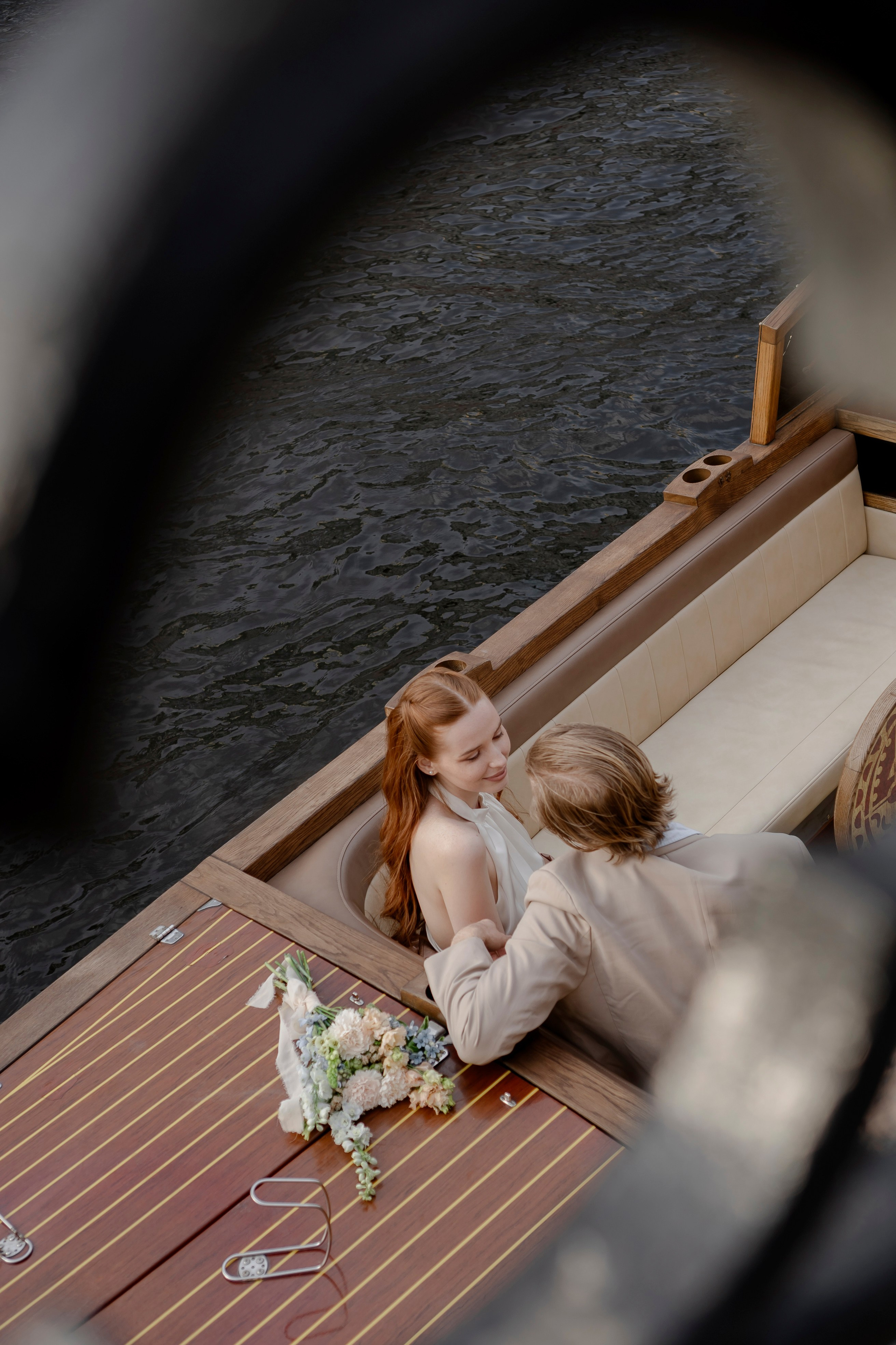 СВАДЕНБНАЯ СЬЕМКА НА КАТЕРЕ ПО КАНАЛАМ САНКТ-ПЕТЕРБУРГА И В АКВАТОРИИ НЕВЫ. Профессиональный фотограф, Санкт-Петербург — Виктория Богомолова