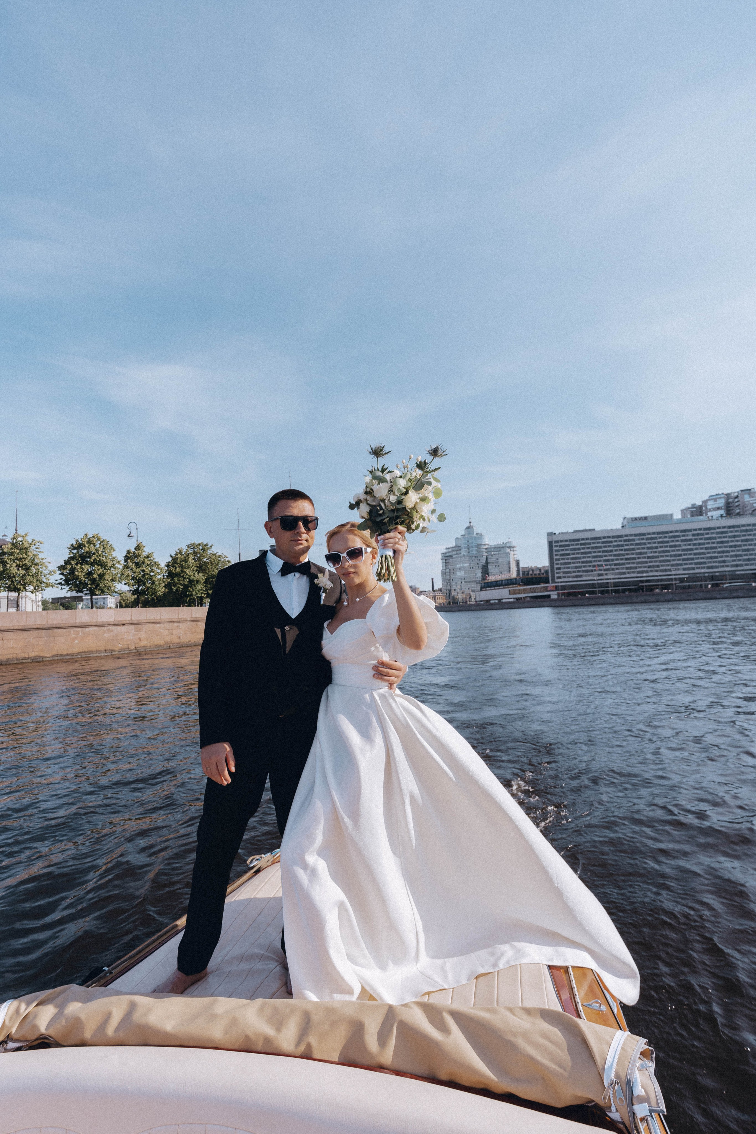 СВАДЕНБНАЯ СЬЕМКА НА КАТЕРЕ ПО КАНАЛАМ САНКТ-ПЕТЕРБУРГА И В АКВАТОРИИ НЕВЫ. Профессиональный фотограф, Санкт-Петербург — Виктория Богомолова