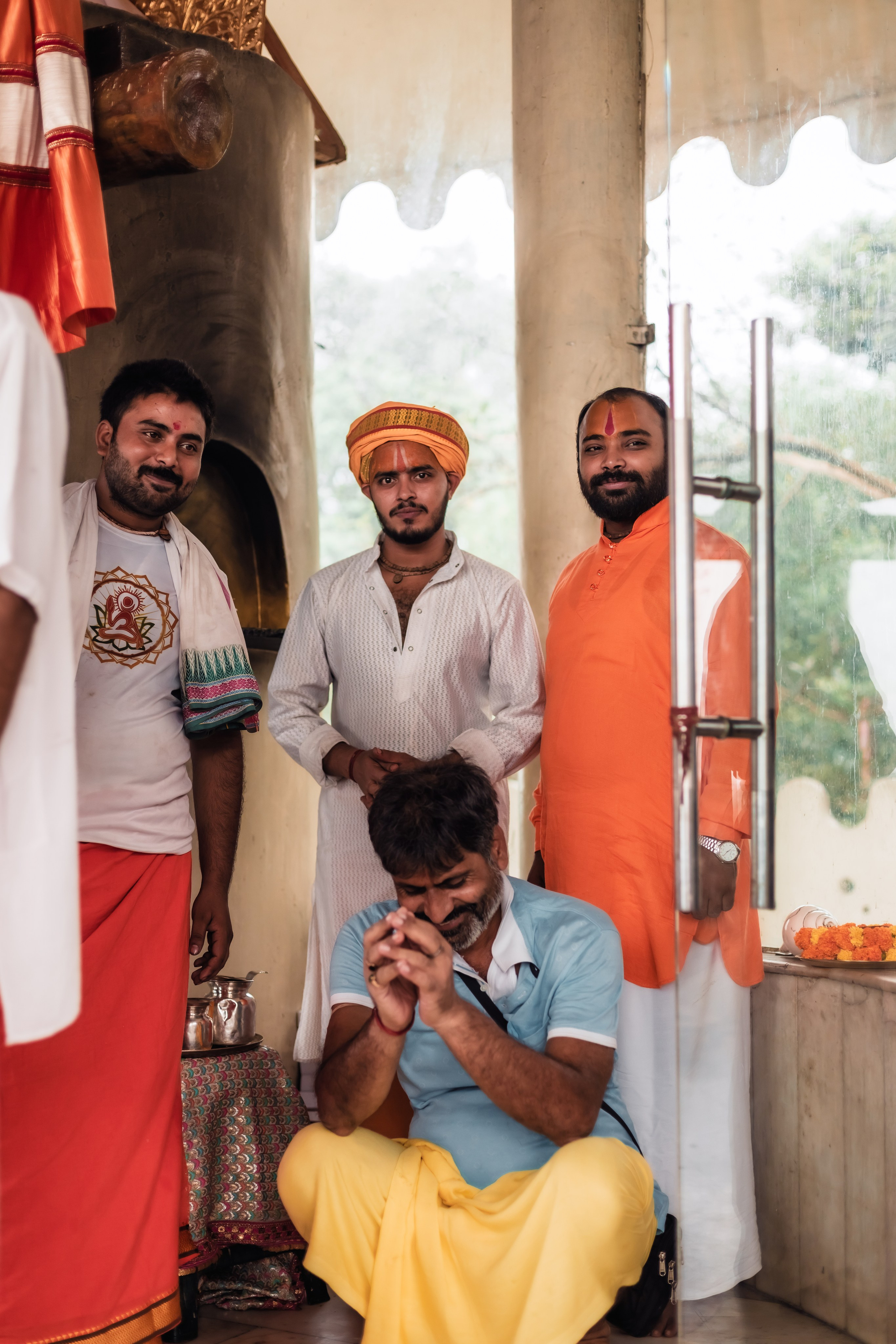 Abhisheka Devraha Baba on Sri Devdas ji maharaj bd. Mariam Bagdasaryan