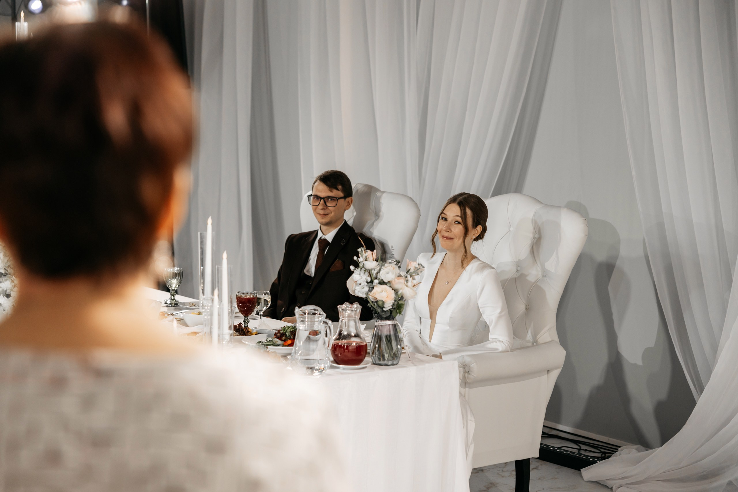 Свадебная фотосессия банкета. Свадебный и Семейный Фотограф в Гатчине и Санкт-Петербурге Виктория