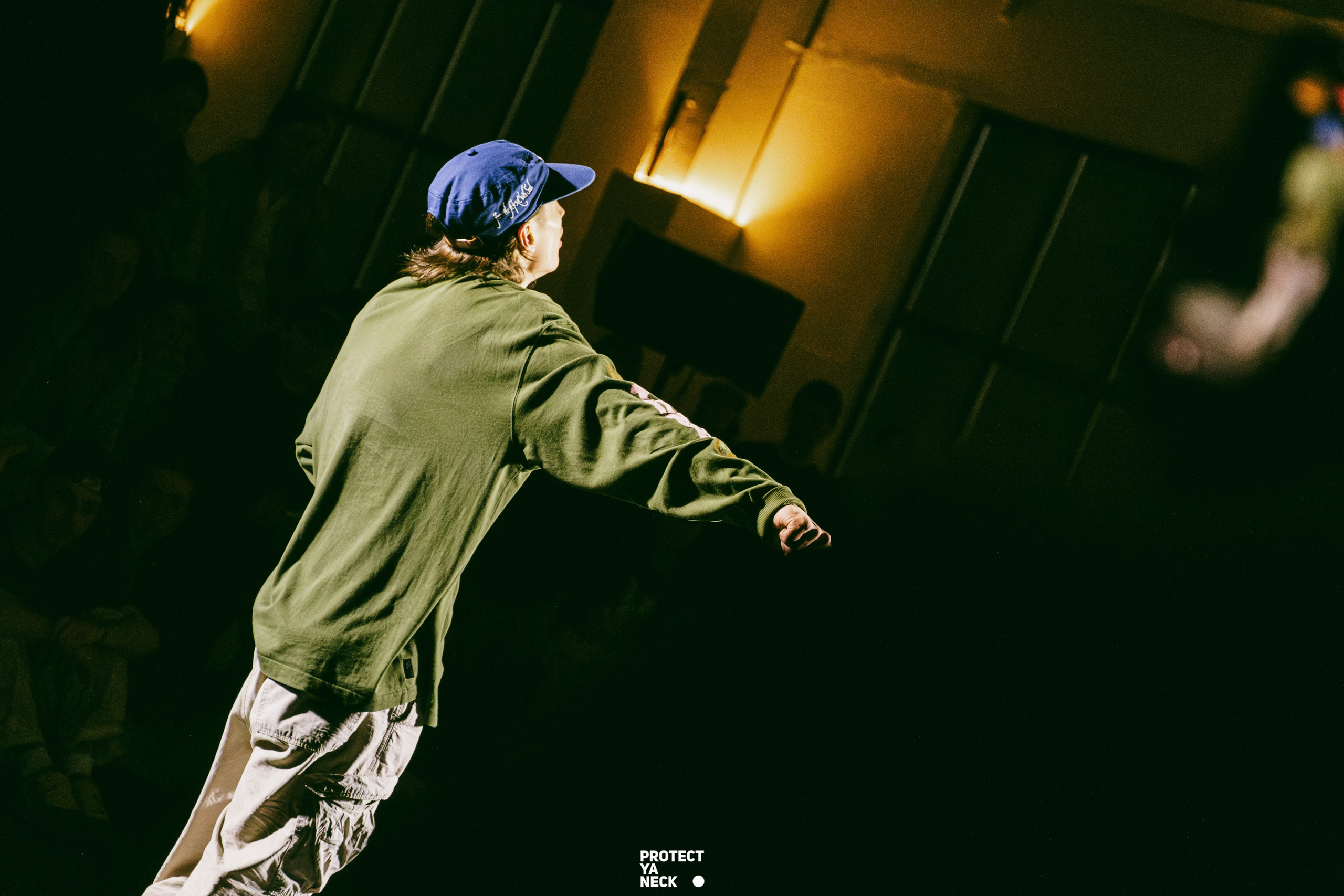 PROTECT YA NECK 22/03 (@youlovebu). Соня бу тебя сфоткала