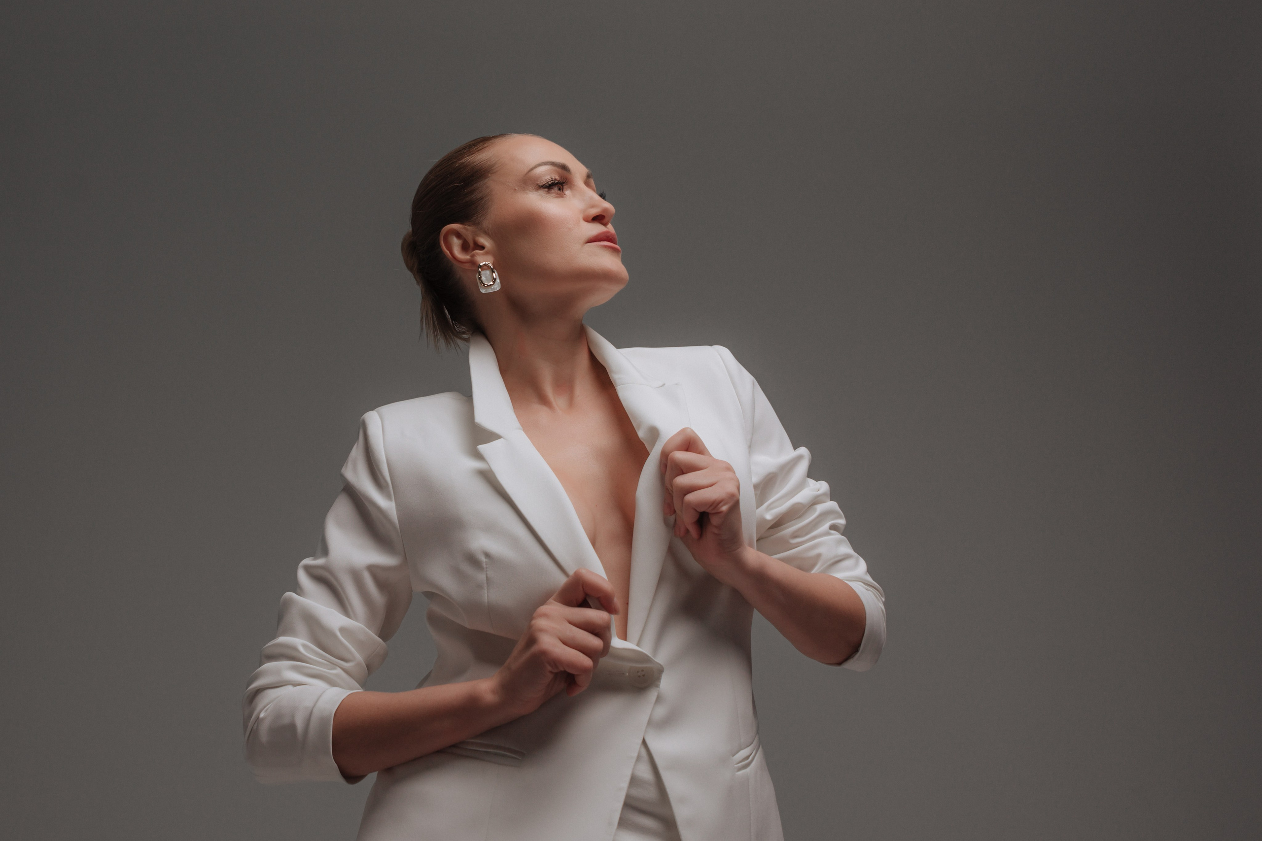 Фотосессия Superwoman. Весна 2024. Портретный фотограф в Санкт-Петербурге Дмитриева Наталия