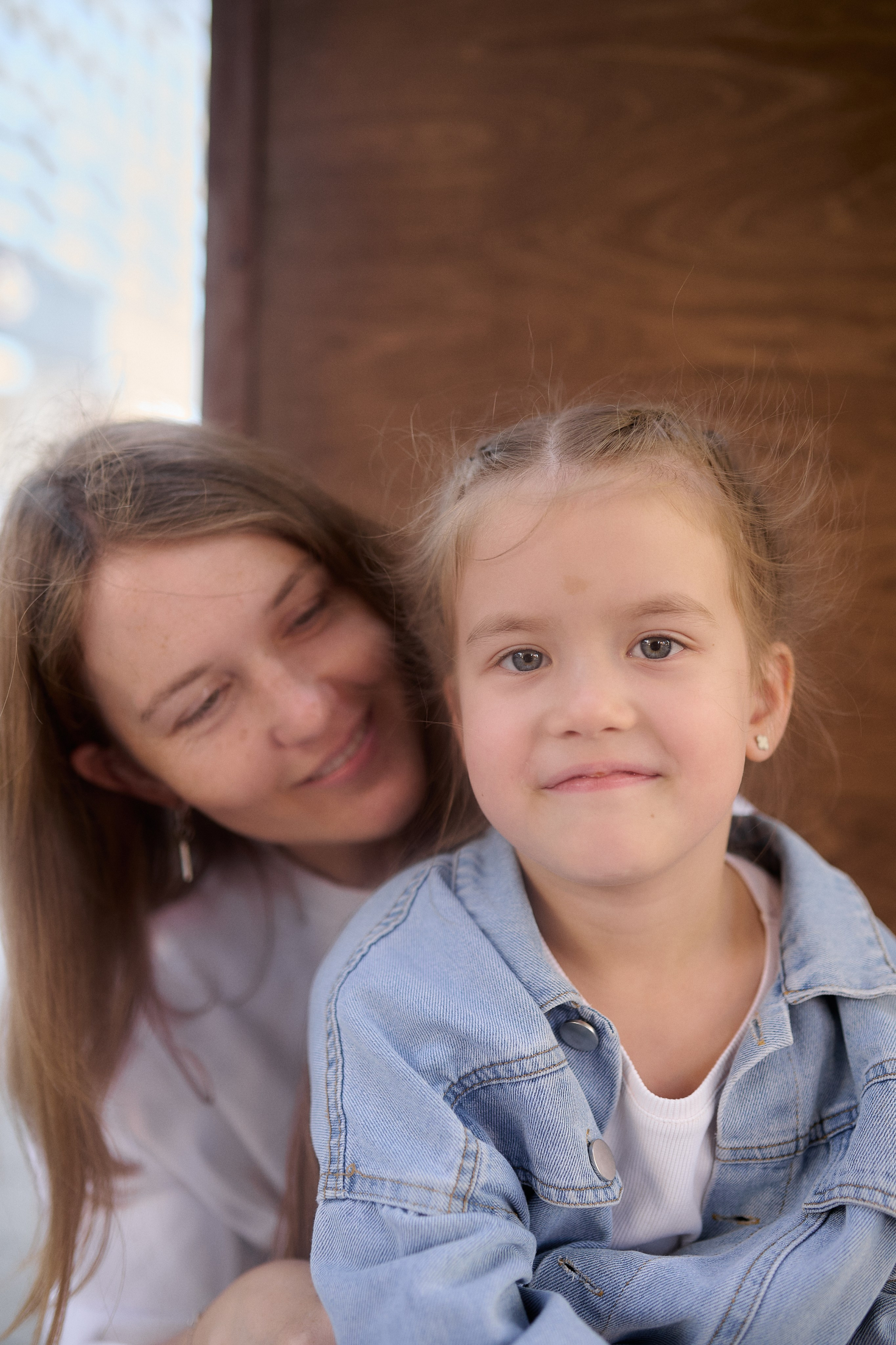 Катя и Ника. Прогулка по Новому Арбату. Семейный и свадебный lifestyle-фотограф в Москве Мария Петрова