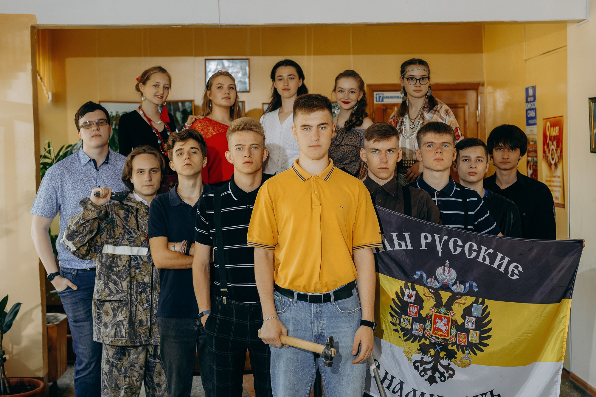 Выпускники Гимназия № 5 фотосессия в школе. Фотограф Барнаул Быстро-Качественно опыт 15+лет