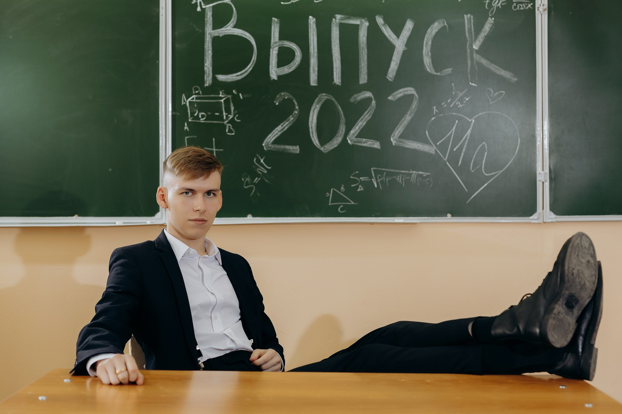 Выпускники Гимназия № 5 фотосессия в школе. Фотограф Барнаул Быстро-Качественно опыт 15+лет