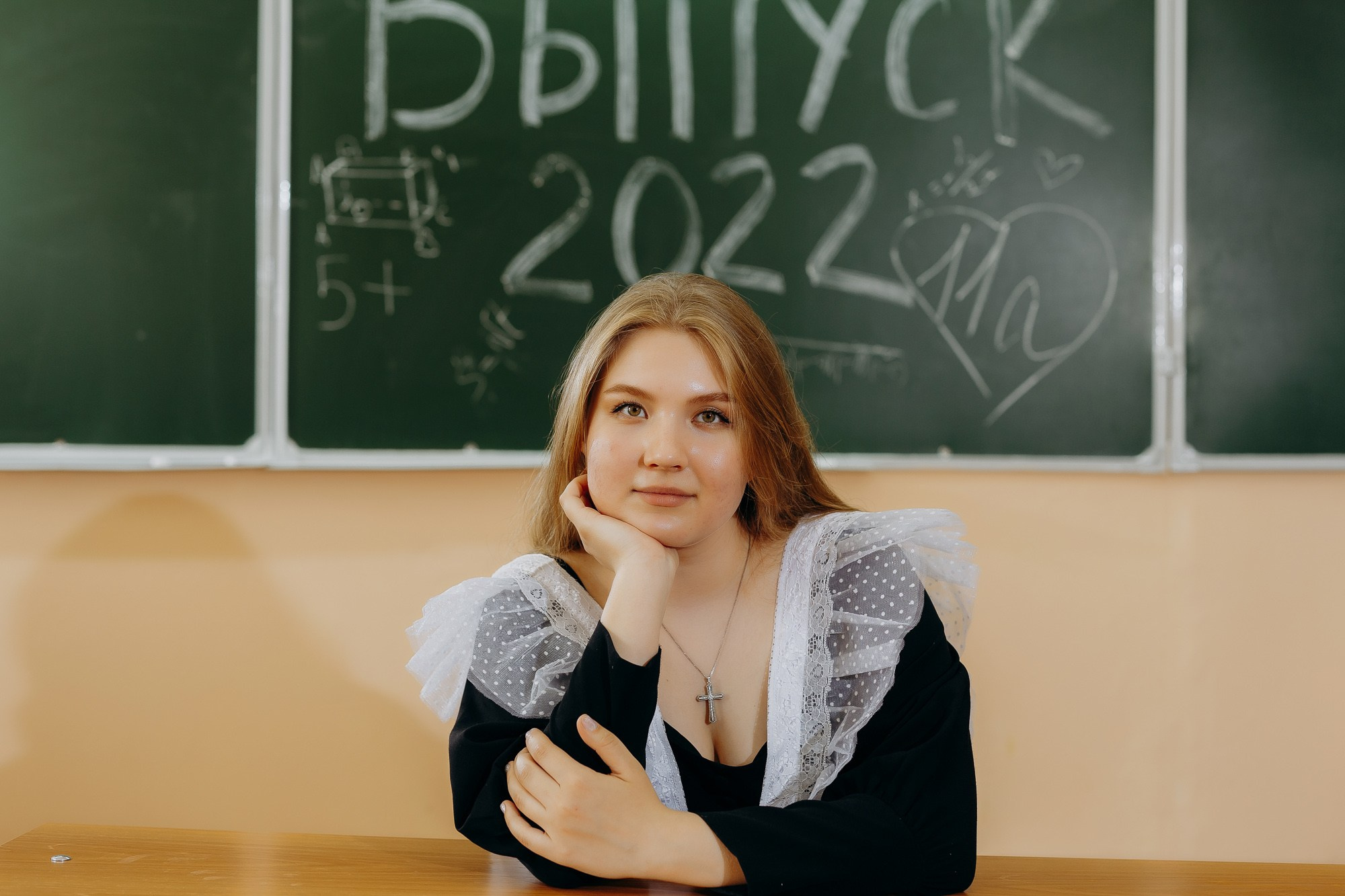Выпускники Гимназия № 5 фотосессия в школе. Фотограф Барнаул Быстро-Качественно опыт 15+лет