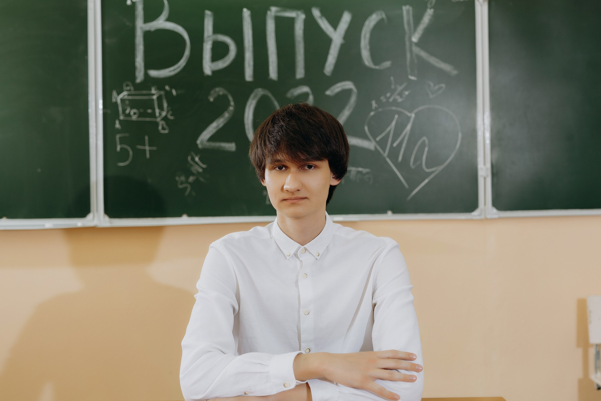 Выпускники Гимназия № 5 фотосессия в школе. Фотограф Барнаул Быстро-Качественно опыт 15+лет