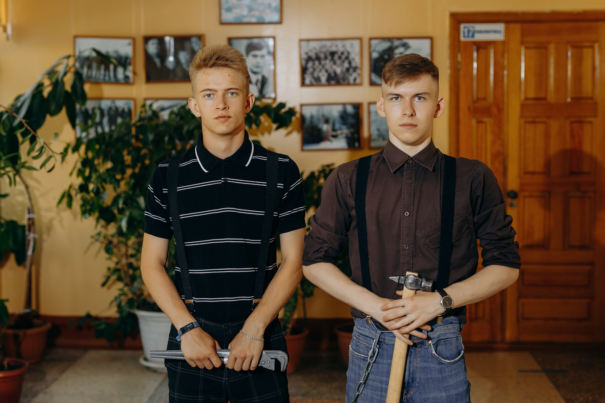Выпускники Гимназия № 5 фотосессия в школе. Фотограф Барнаул Быстро-Качественно опыт 15+лет