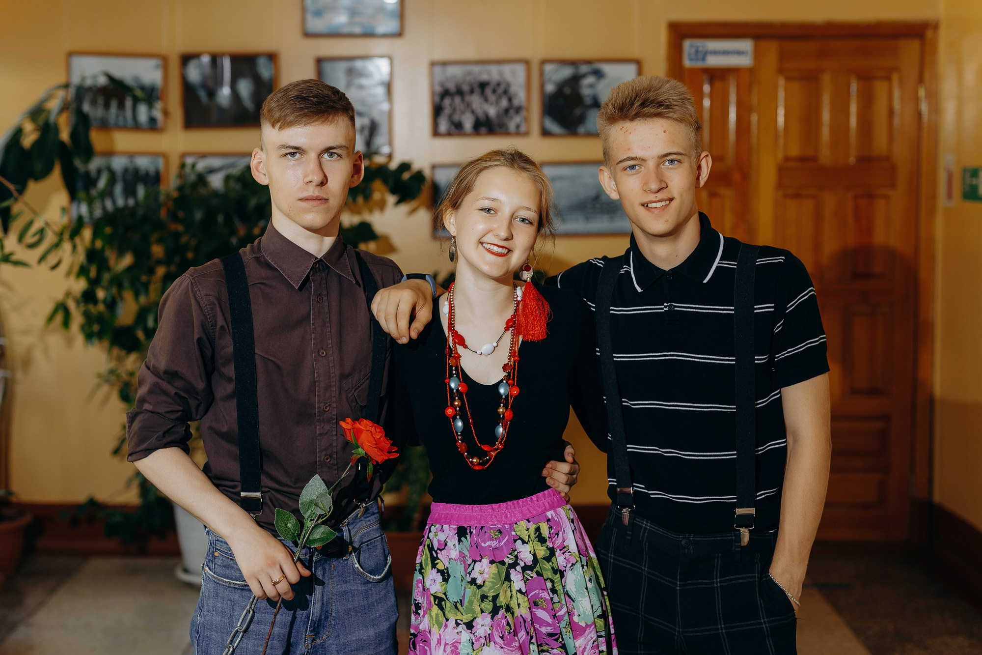 Выпускники Гимназия № 5 фотосессия в школе. Фотограф Барнаул Быстро-Качественно опыт 15+лет