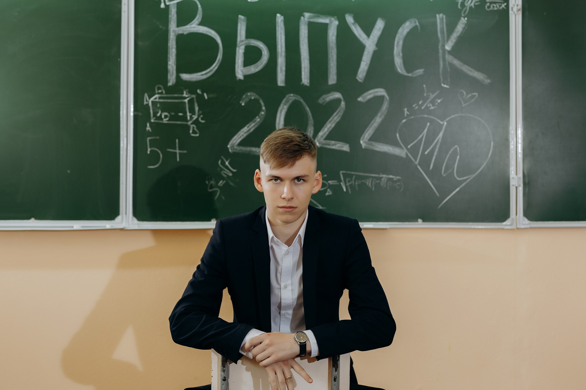 Выпускники Гимназия № 5 фотосессия в школе. Фотограф Барнаул Быстро-Качественно опыт 15+лет