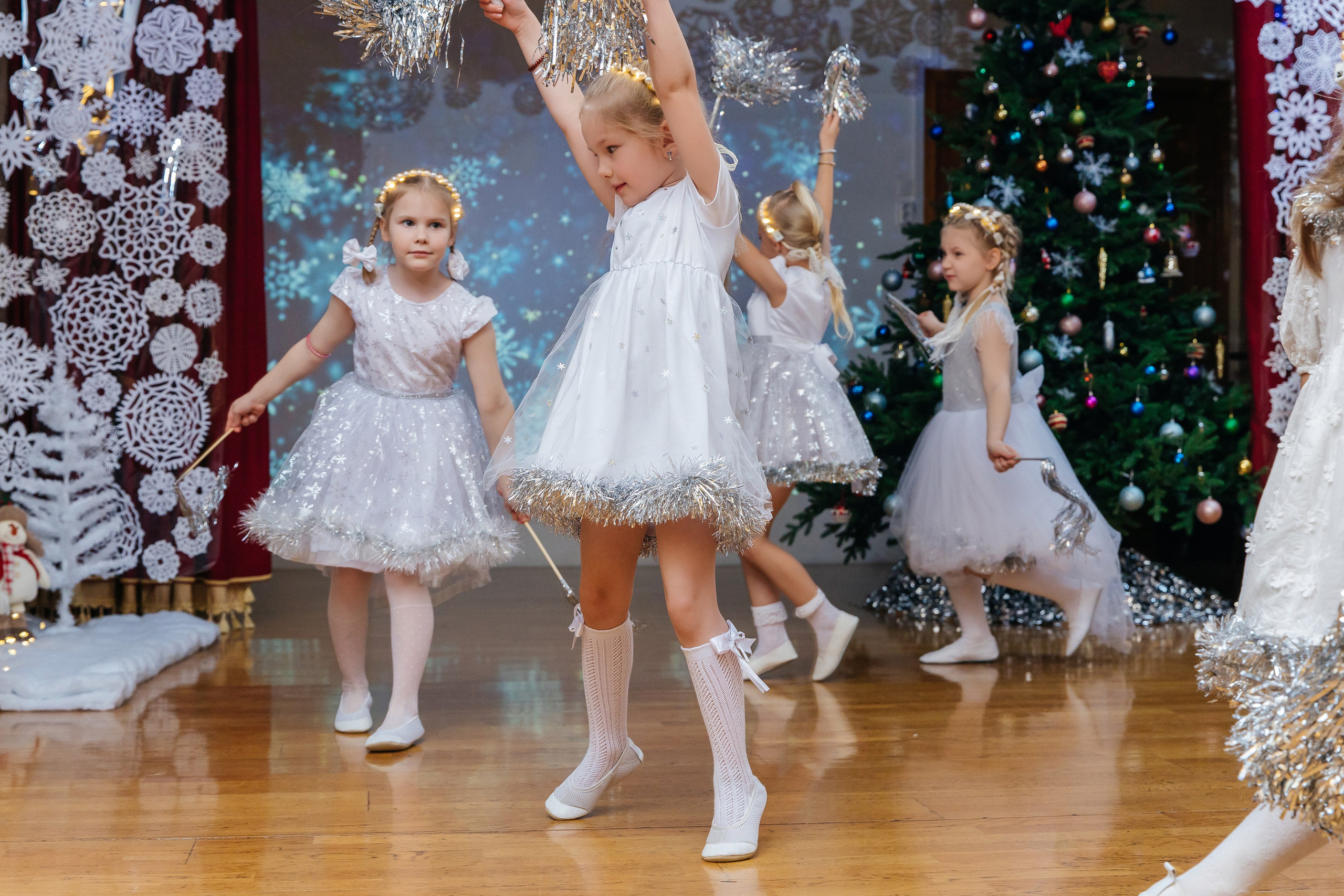 Детский сад № 93 — Утренник (20.12.2024). Свадебный и семейный фотограф Крамар Наталья