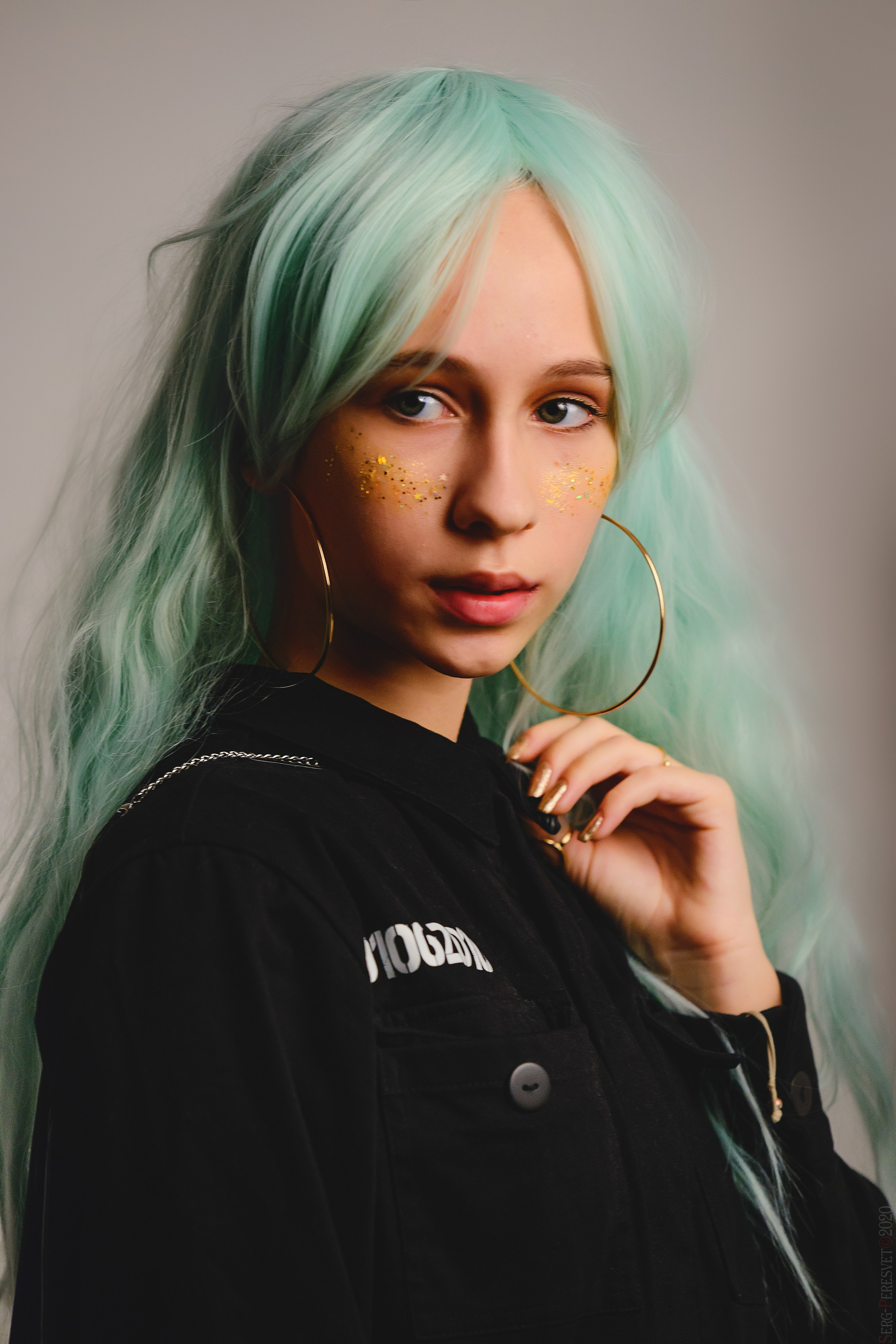 Фотосессия в студии для девушек в Москве - фотограф Сергей Пересвет. Ваш фотограф на праздник в Москве, Раменском, Жуковском, Люберцах