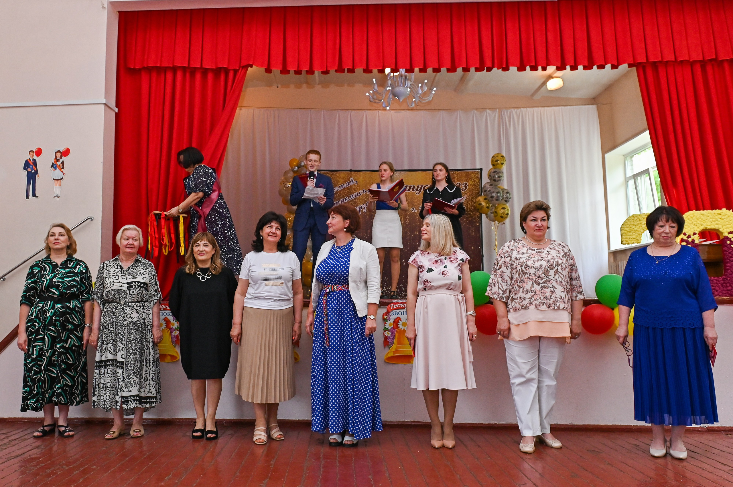 Выпускной школа 48. Семейный и свадебный фотограф во Владивостоке