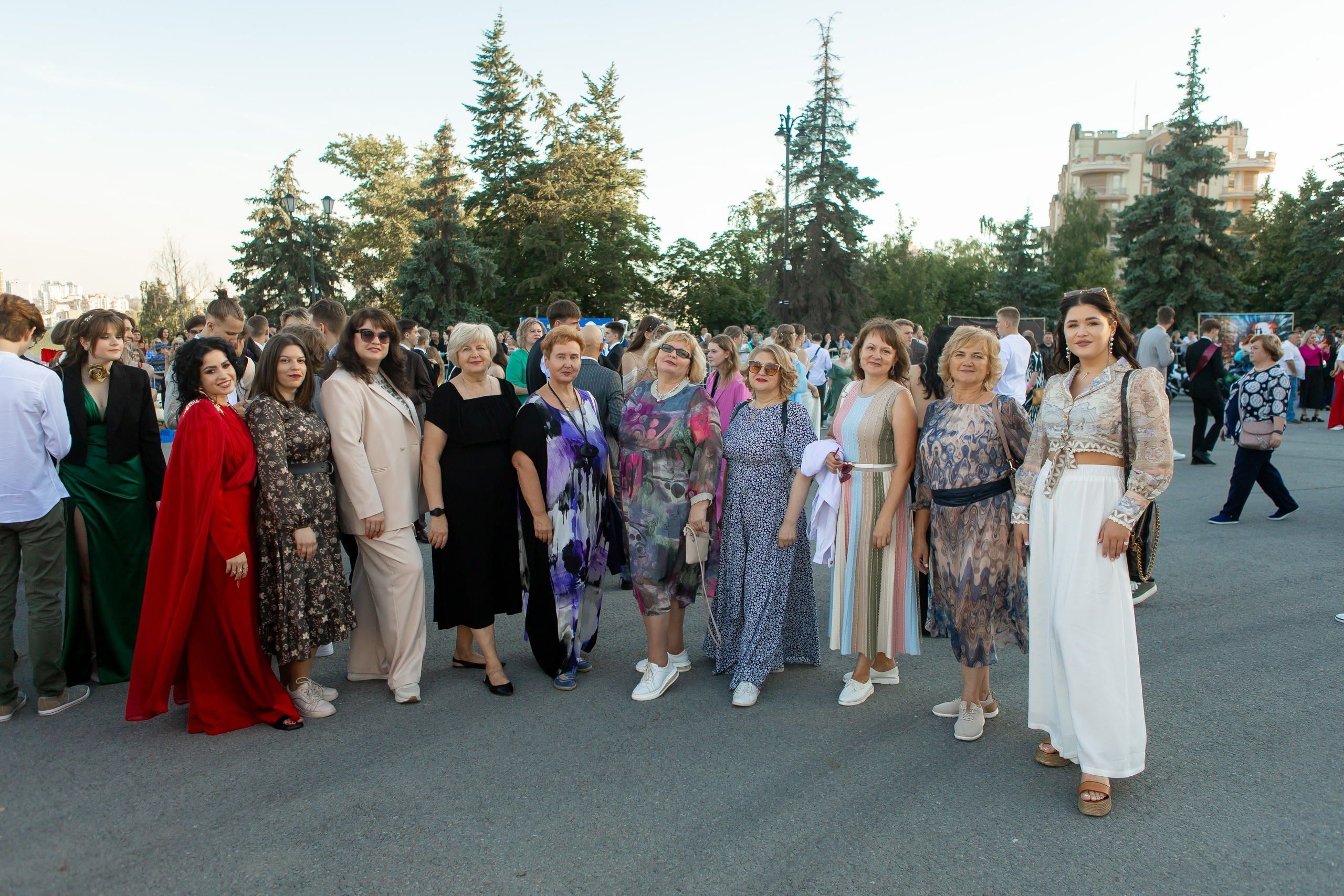 Выпускной Гимназия 12 2024 г. Свадебный и портретный Фотограф в Липецке Дмитрий Котюков