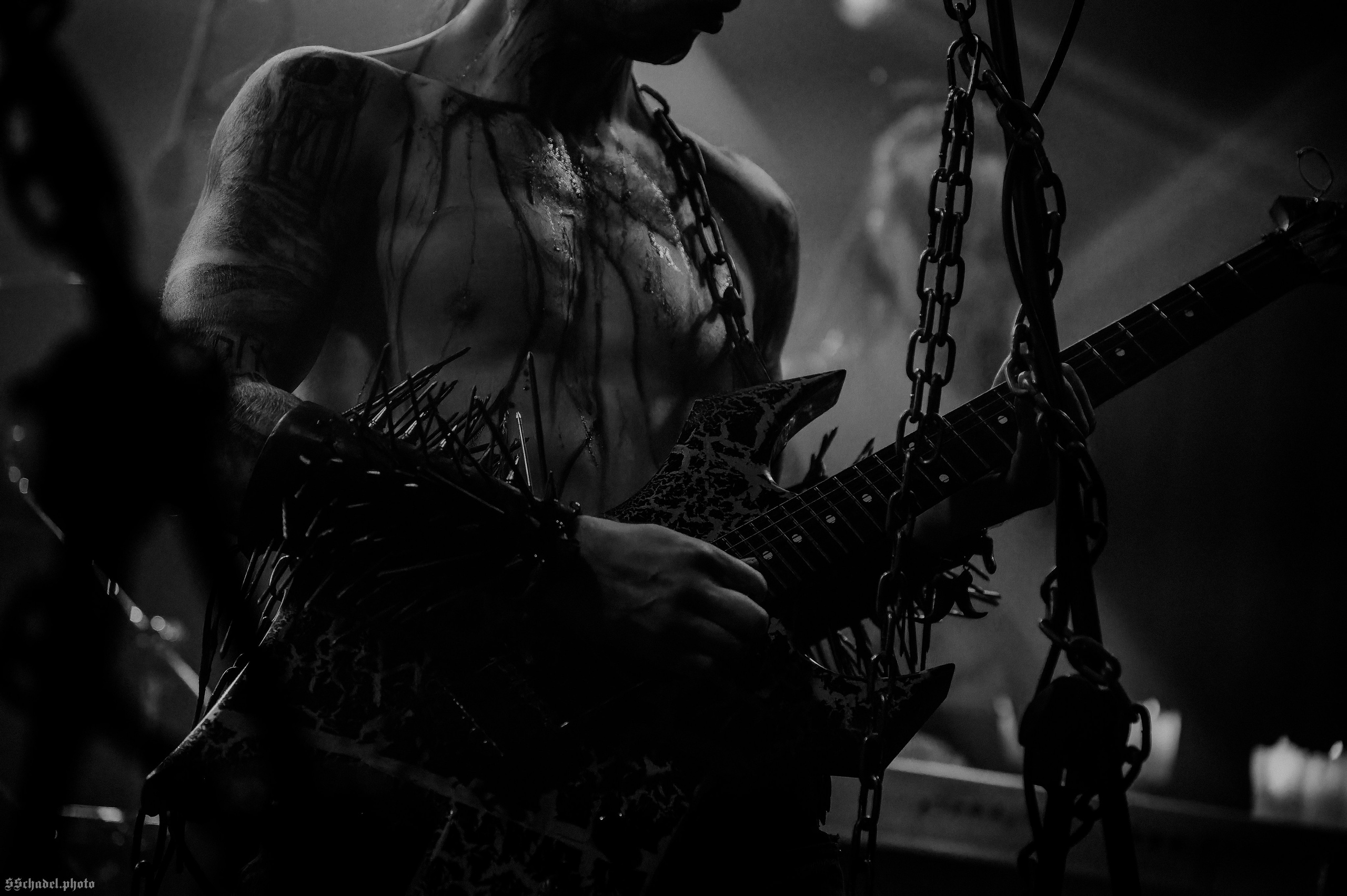Frostlagte Måne 07.12.25. We will make everything metal!