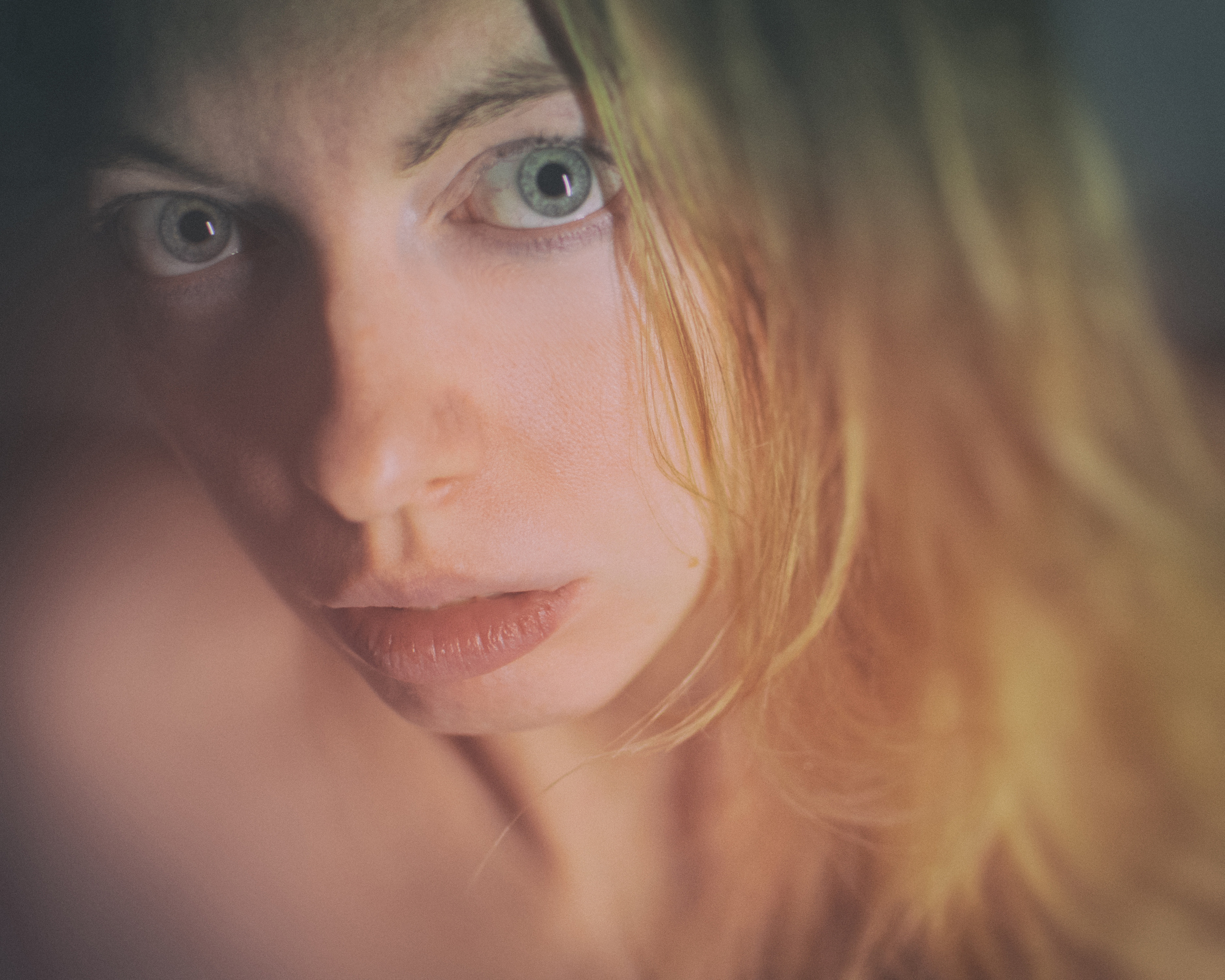 Креативная тематическая индивидуальная портретная съёмка. Фотограф Екатеринбург для вас или вашего бренда