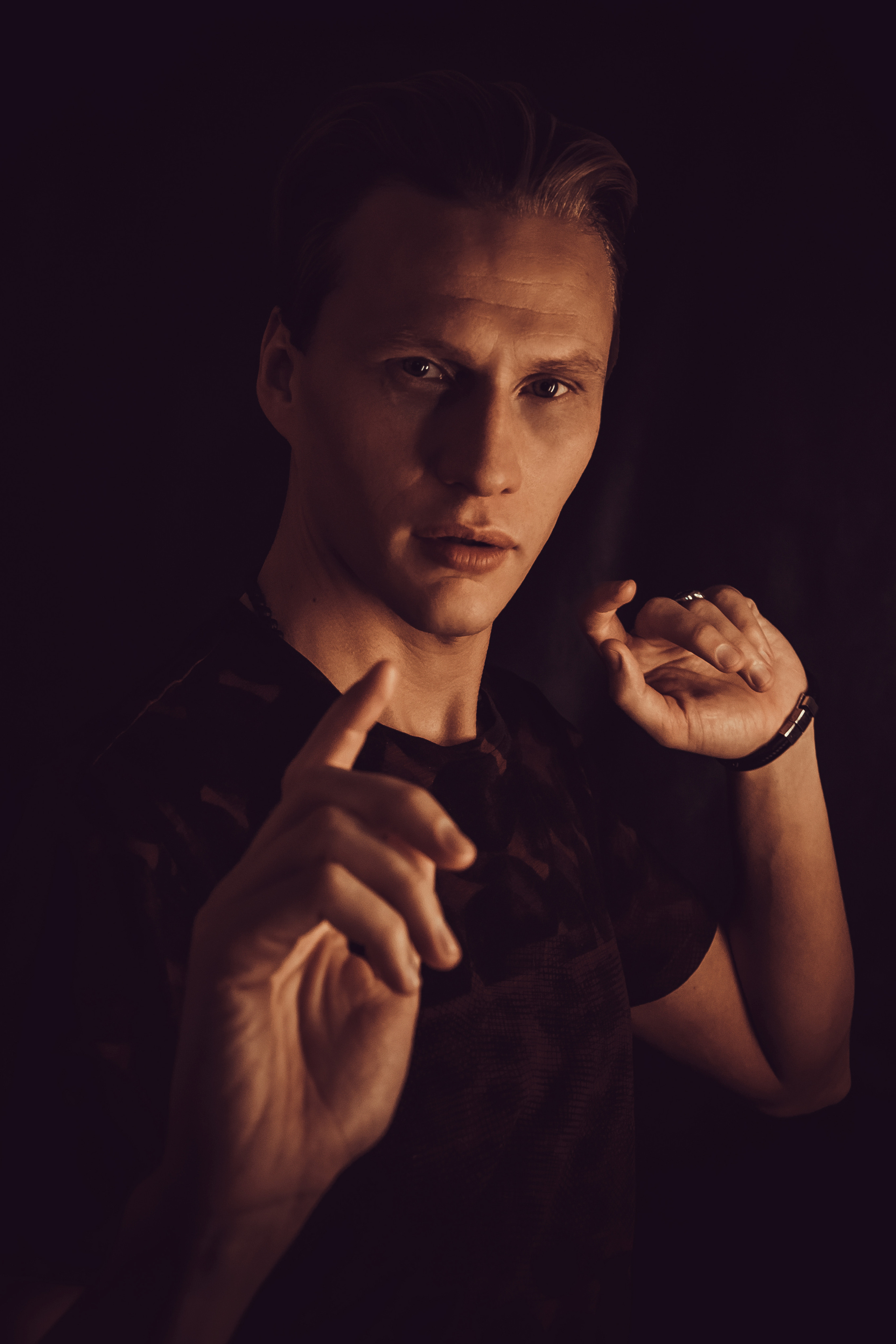 Креативная тематическая индивидуальная портретная съёмка. Фотограф Екатеринбург для вас или вашего бренда