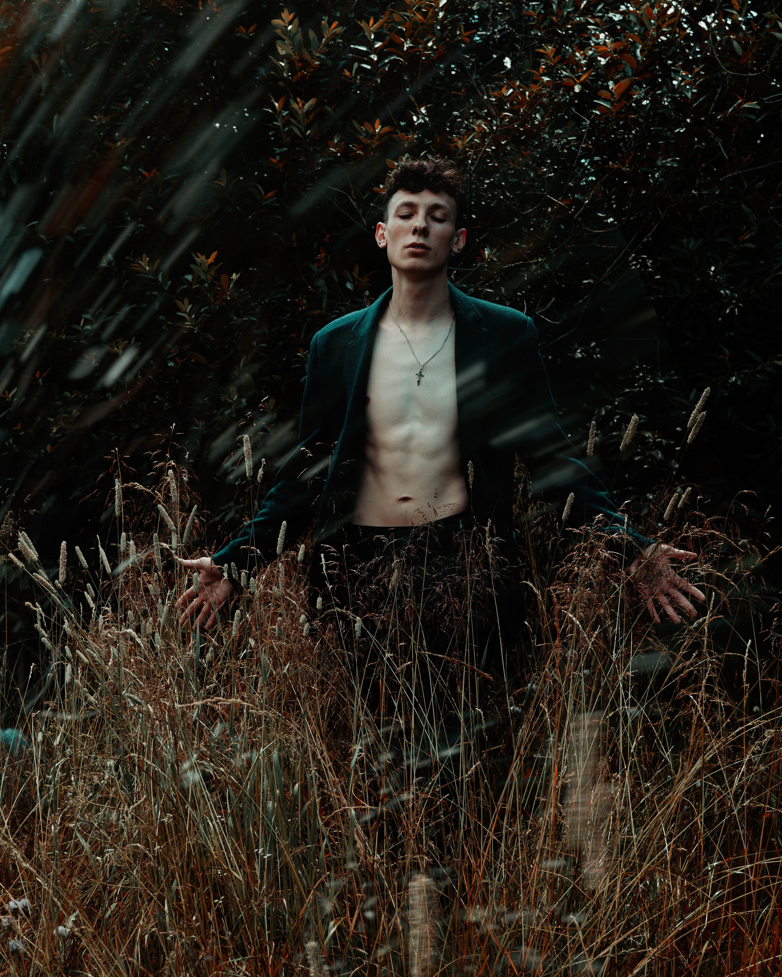 Креативная тематическая индивидуальная портретная съёмка. Фотограф Екатеринбург для вас или вашего бренда