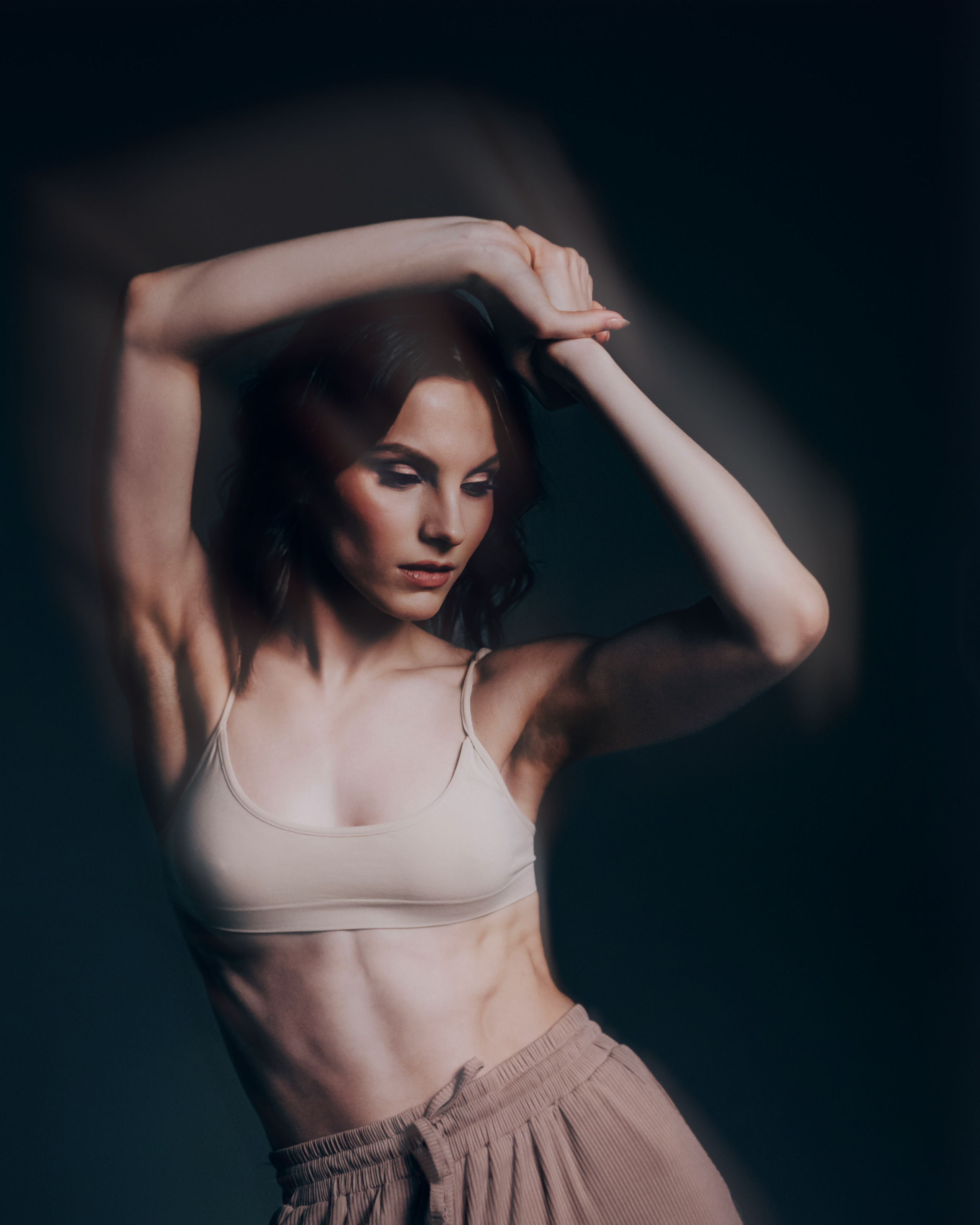 Креативная тематическая индивидуальная портретная съёмка. Фотограф Екатеринбург для вас или вашего бренда