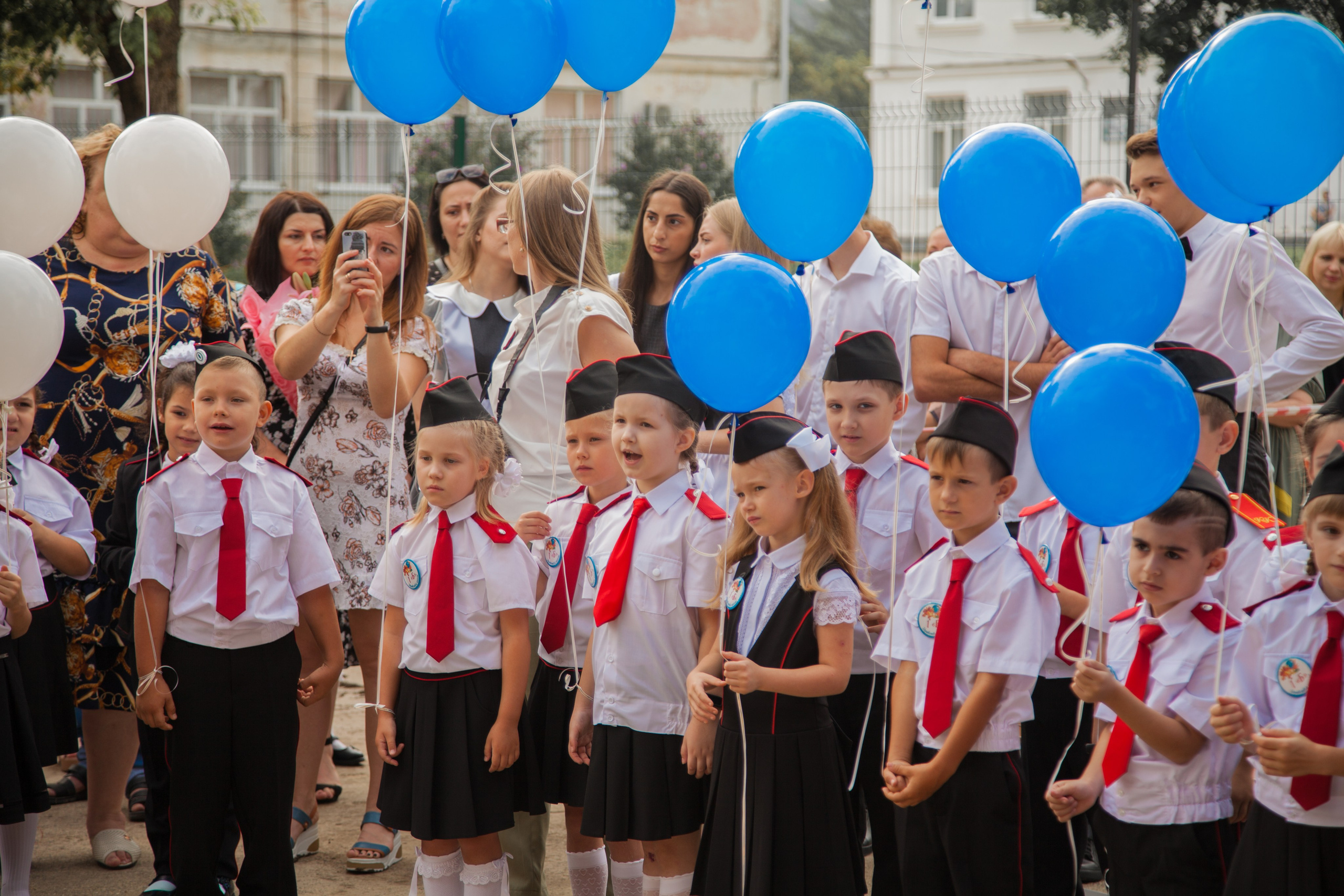 Линейка 1 сентября. Свадебный и семейный фотограф в Армавире