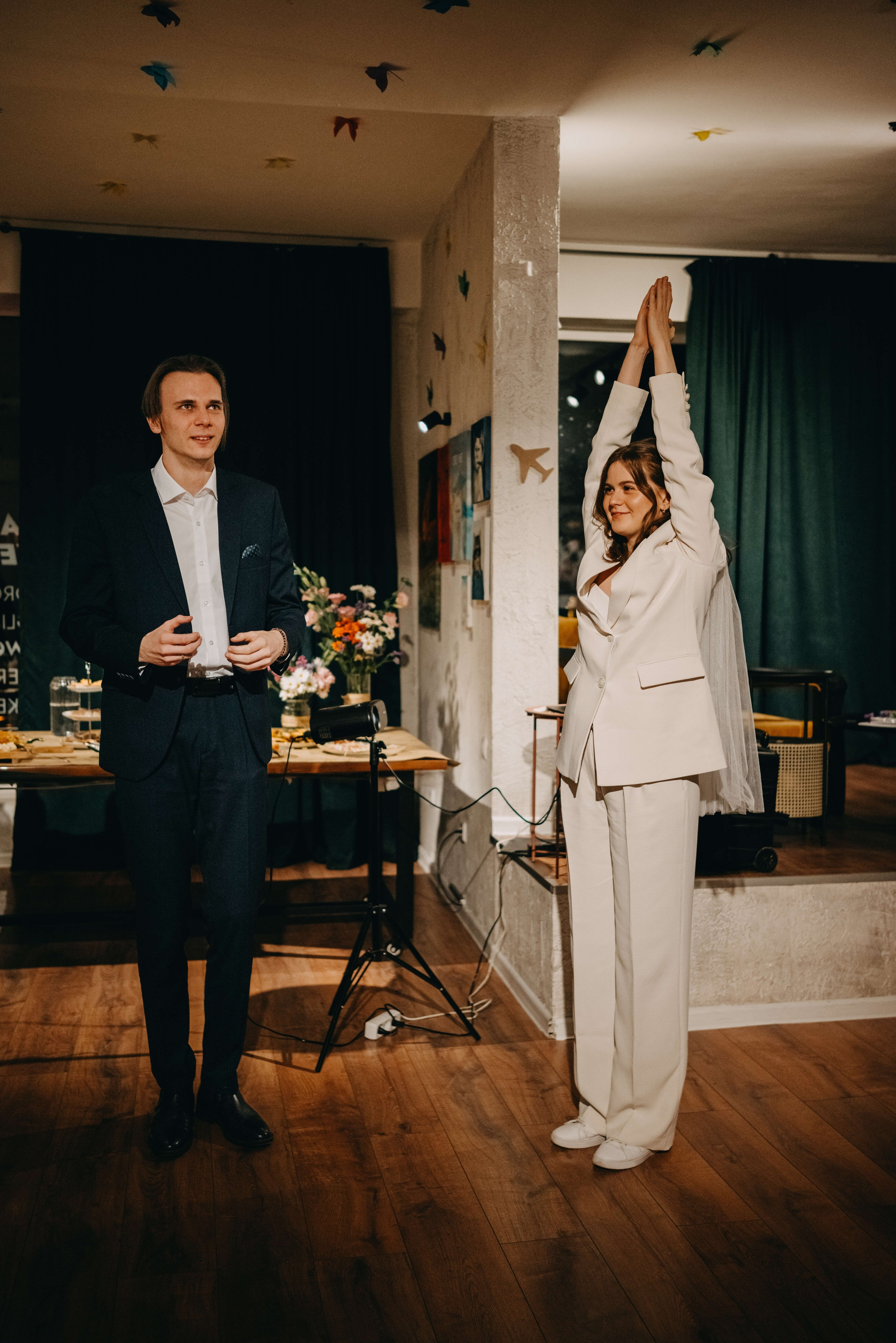 Годовщина свадьбы в кафе. Портретный и свадебный фотограф в Тбилиси • xeniqo