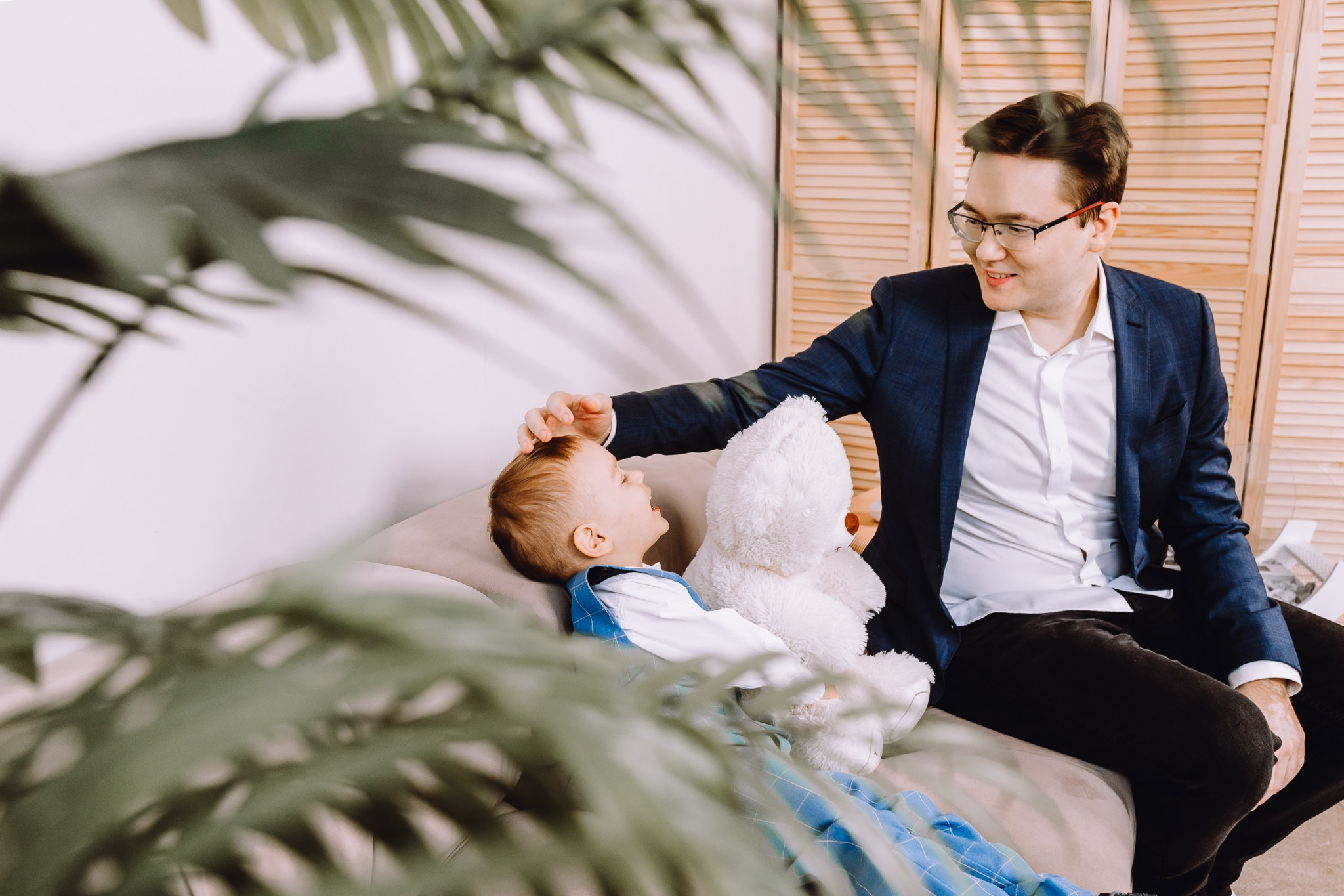 Лева и его родители 🦁. Репортажный и семейный фотограф в Москве