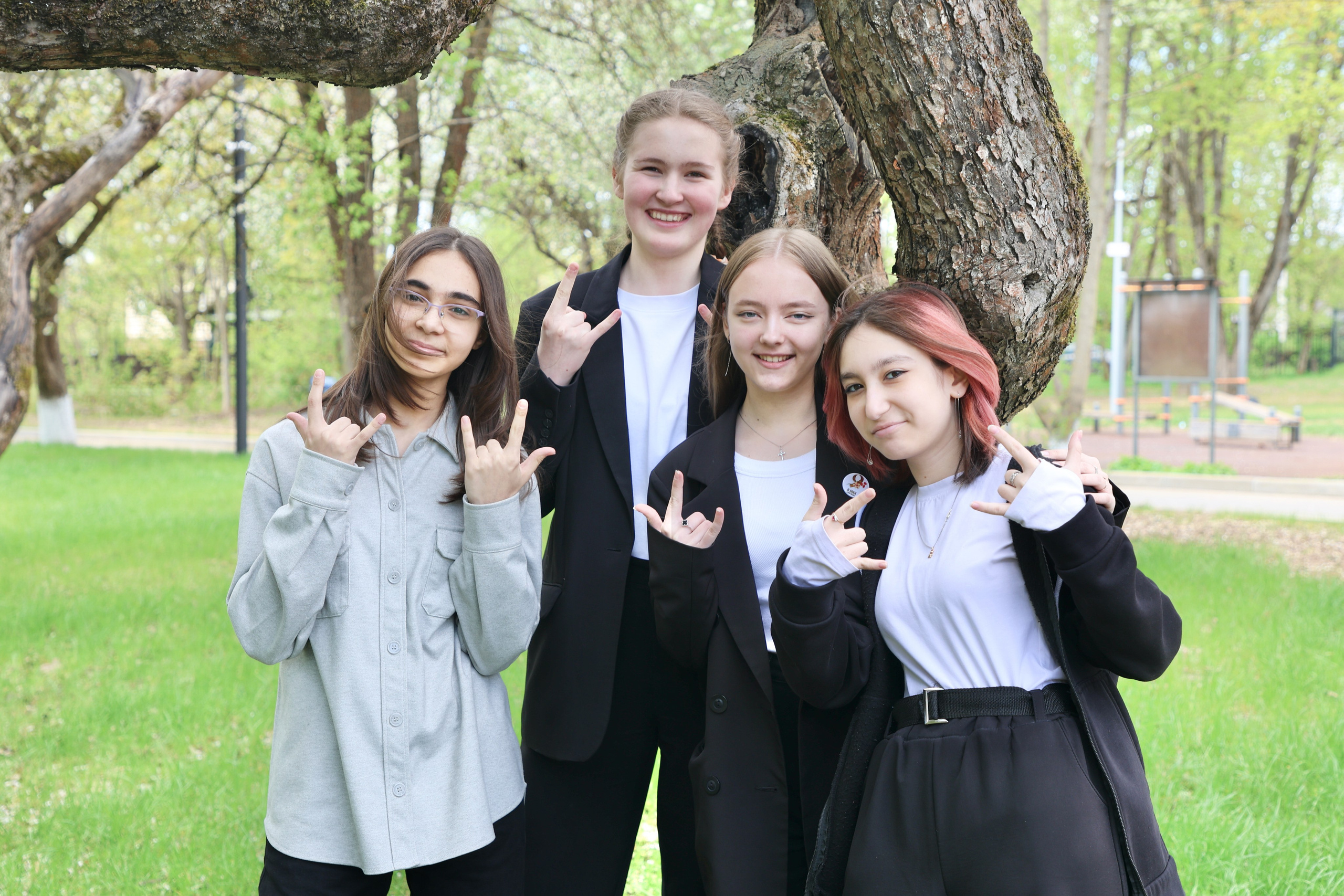 9/11 класс. Групповые фото. Школьные выпускные альбомы в Москве Марина Николаева